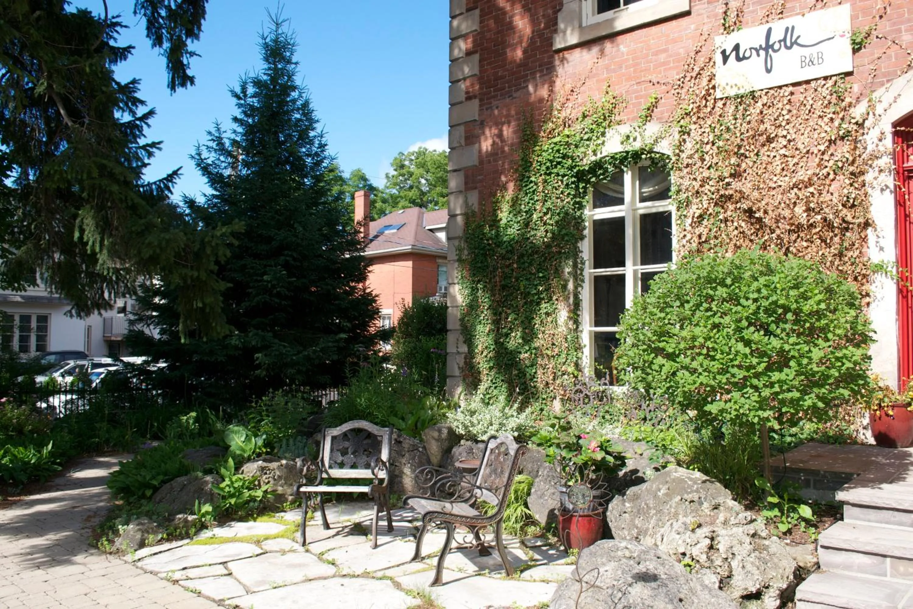 Garden in Norfolk Guest House Inn