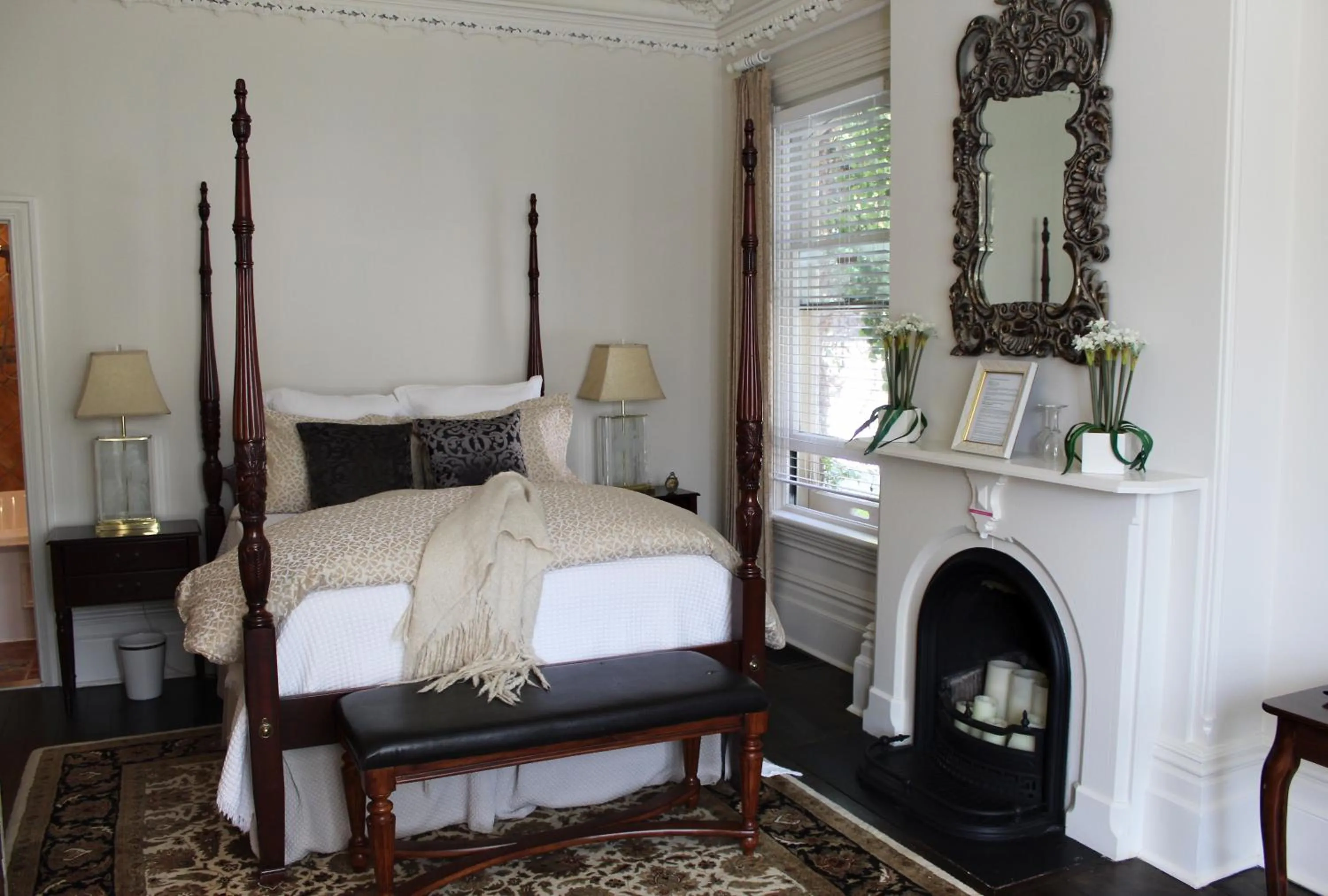 Bed in Norfolk Guest House Inn