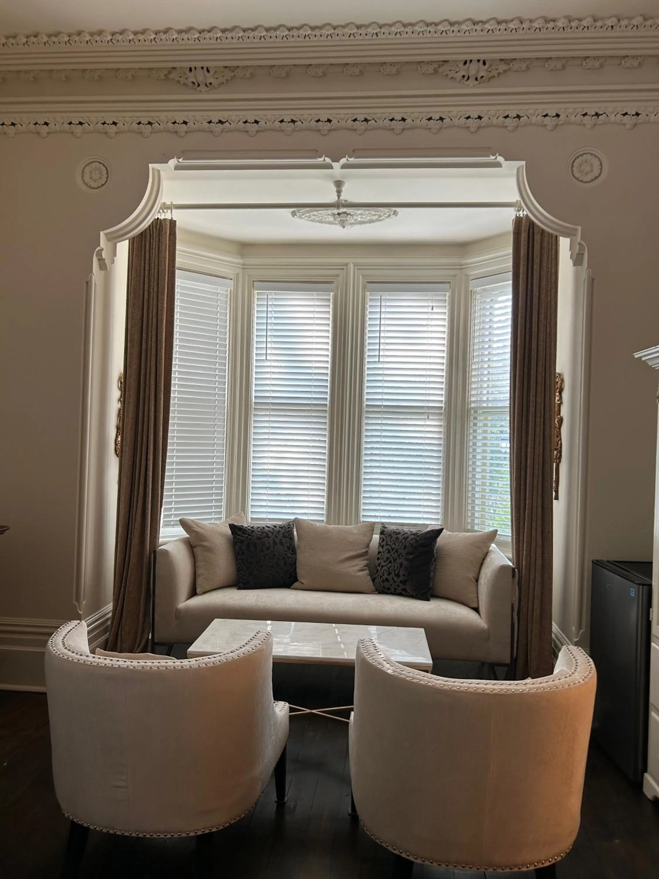 Living room in Norfolk Guest House Inn