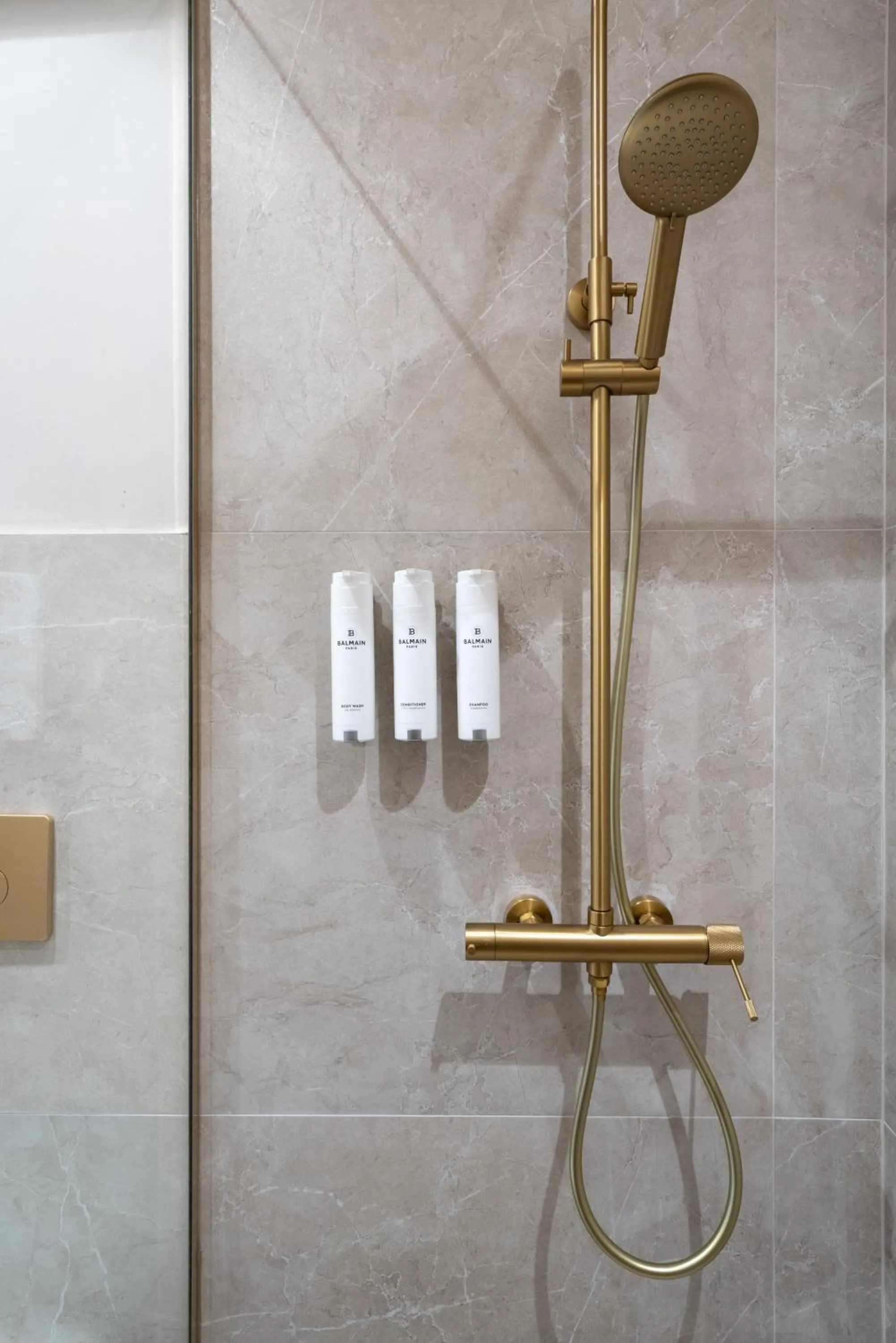 Shower in Num Suites & Lofts Athens