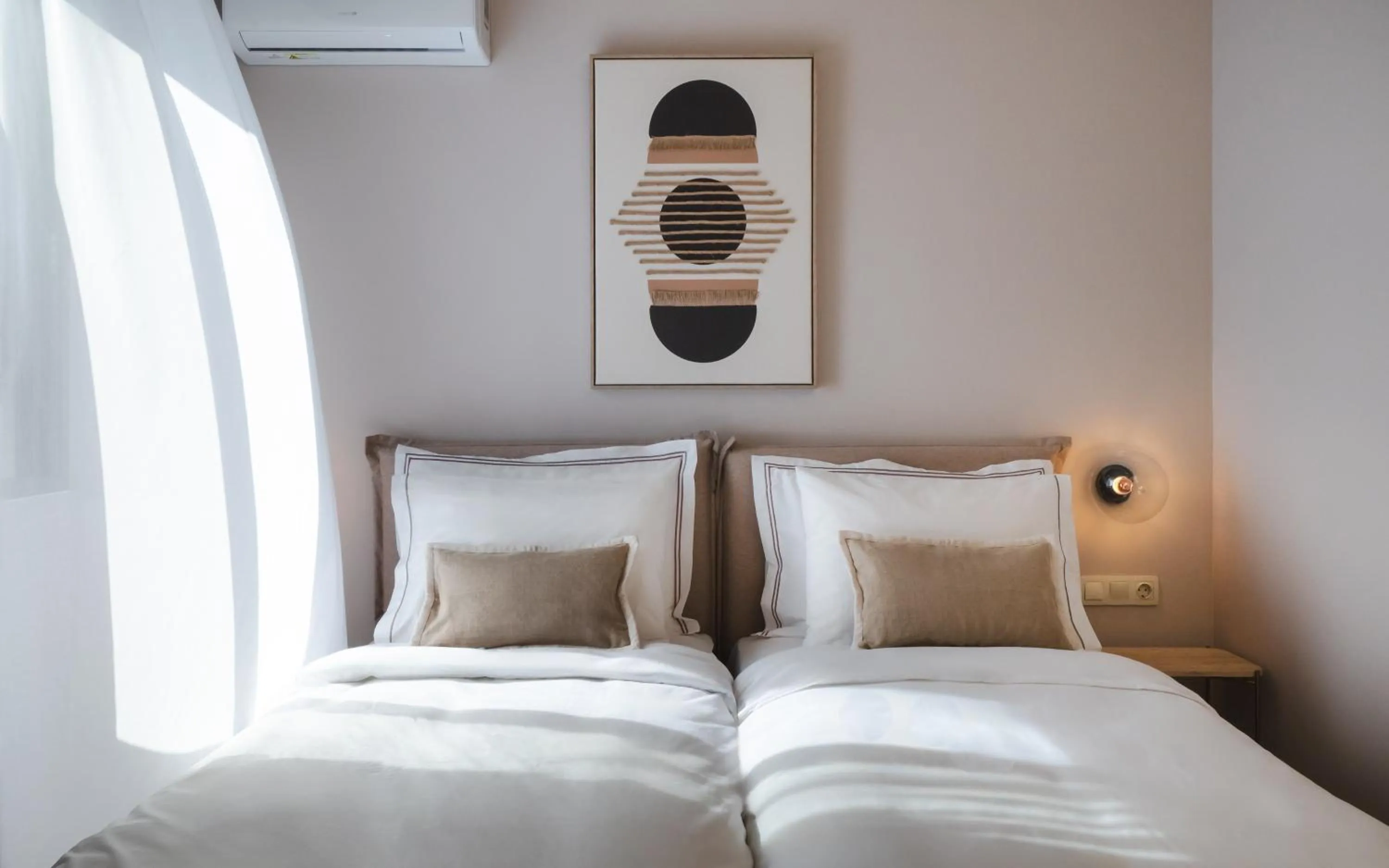 Bed in Num Suites & Lofts Athens