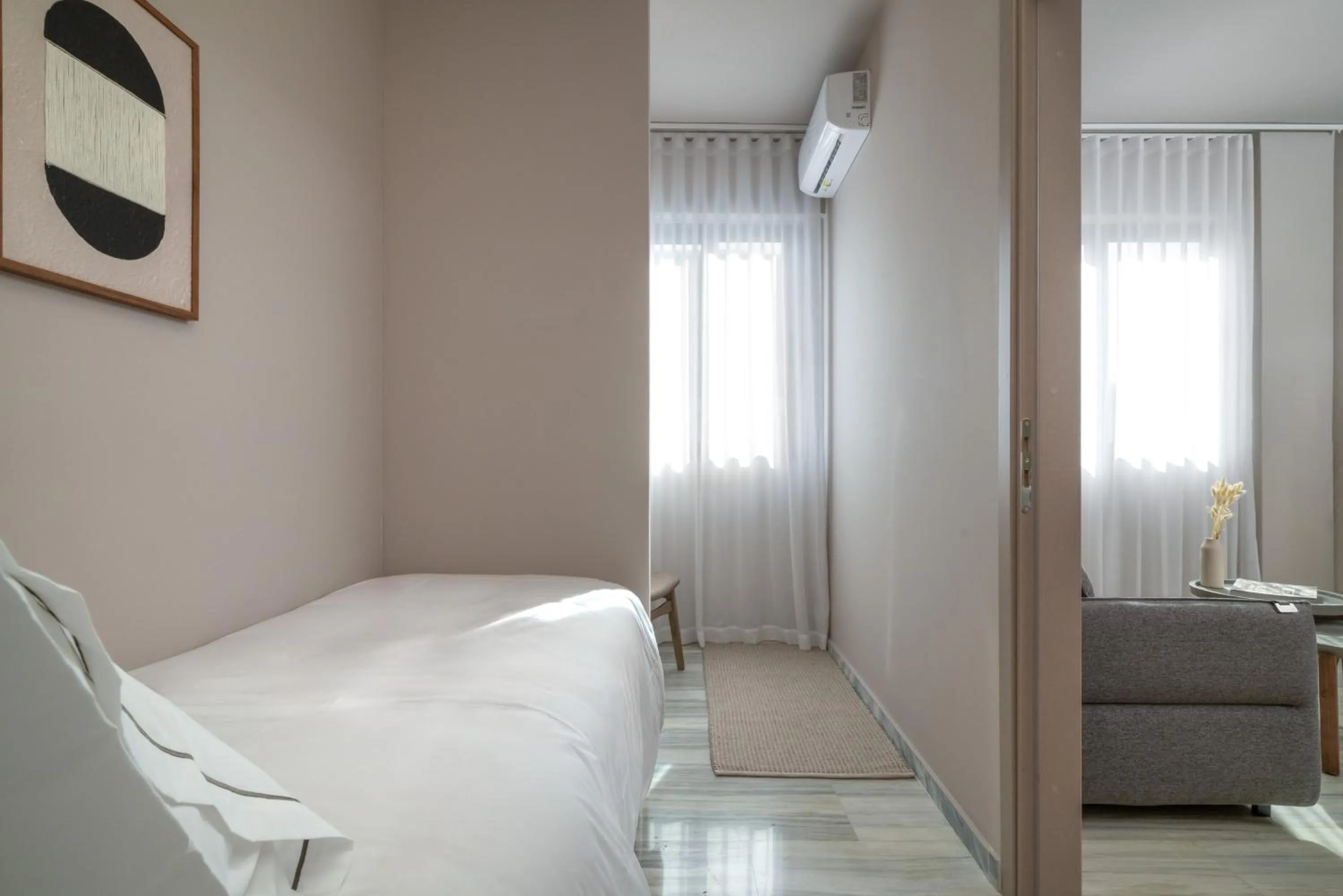 Bed in Num Suites & Lofts Athens