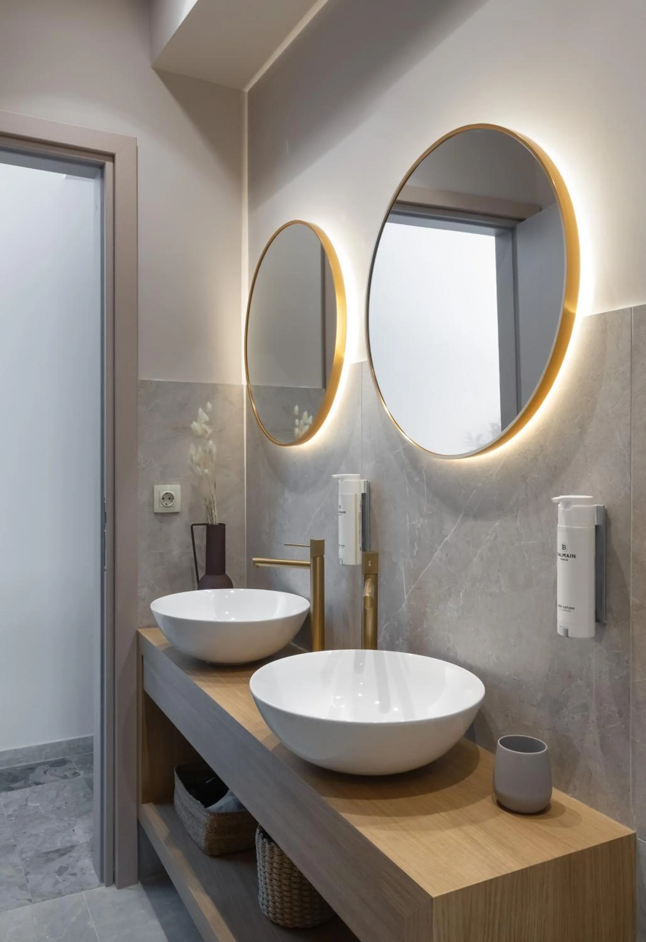 Bathroom in Num Suites & Lofts Athens