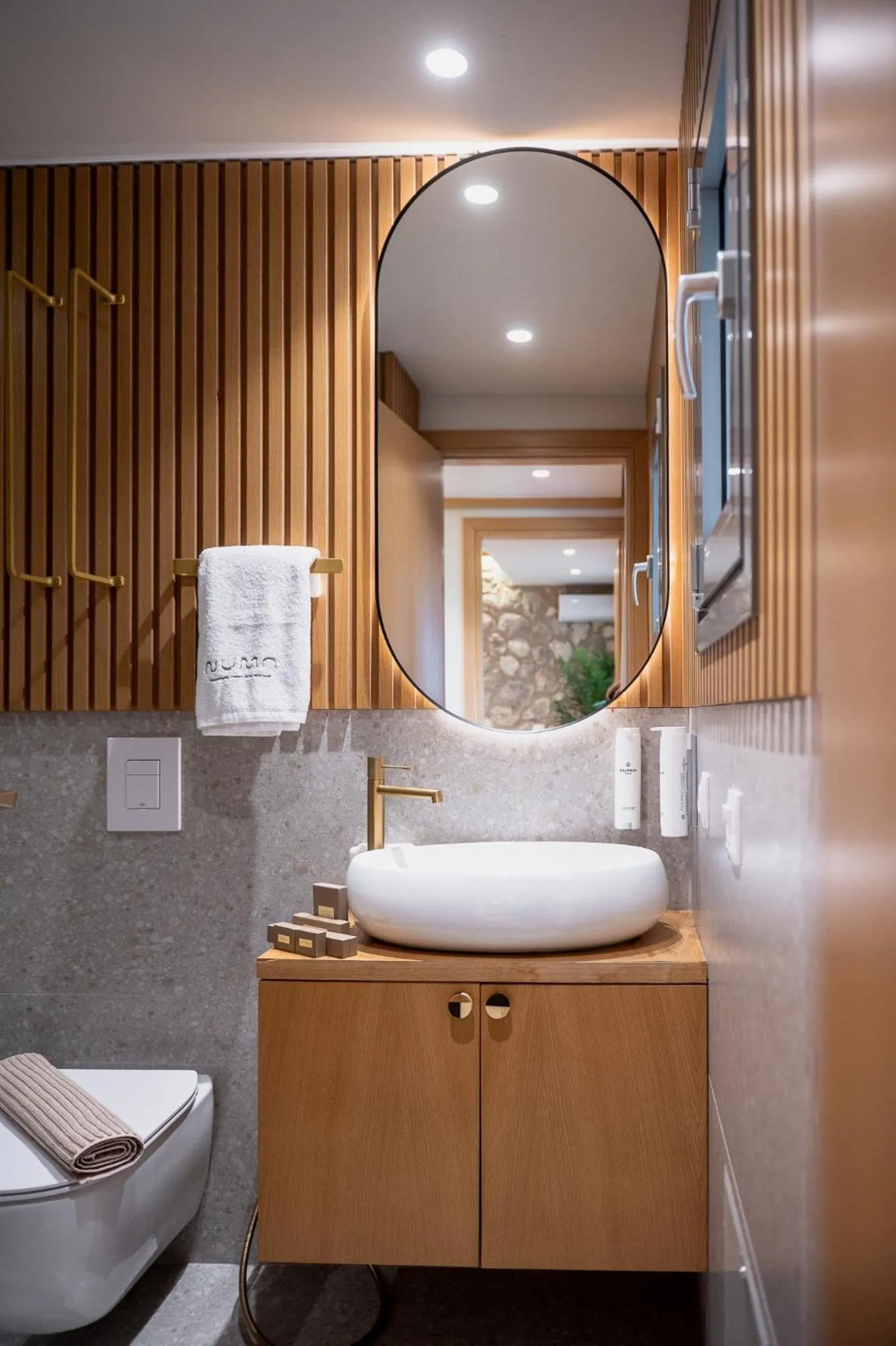 Bathroom in Num Suites & Lofts Athens