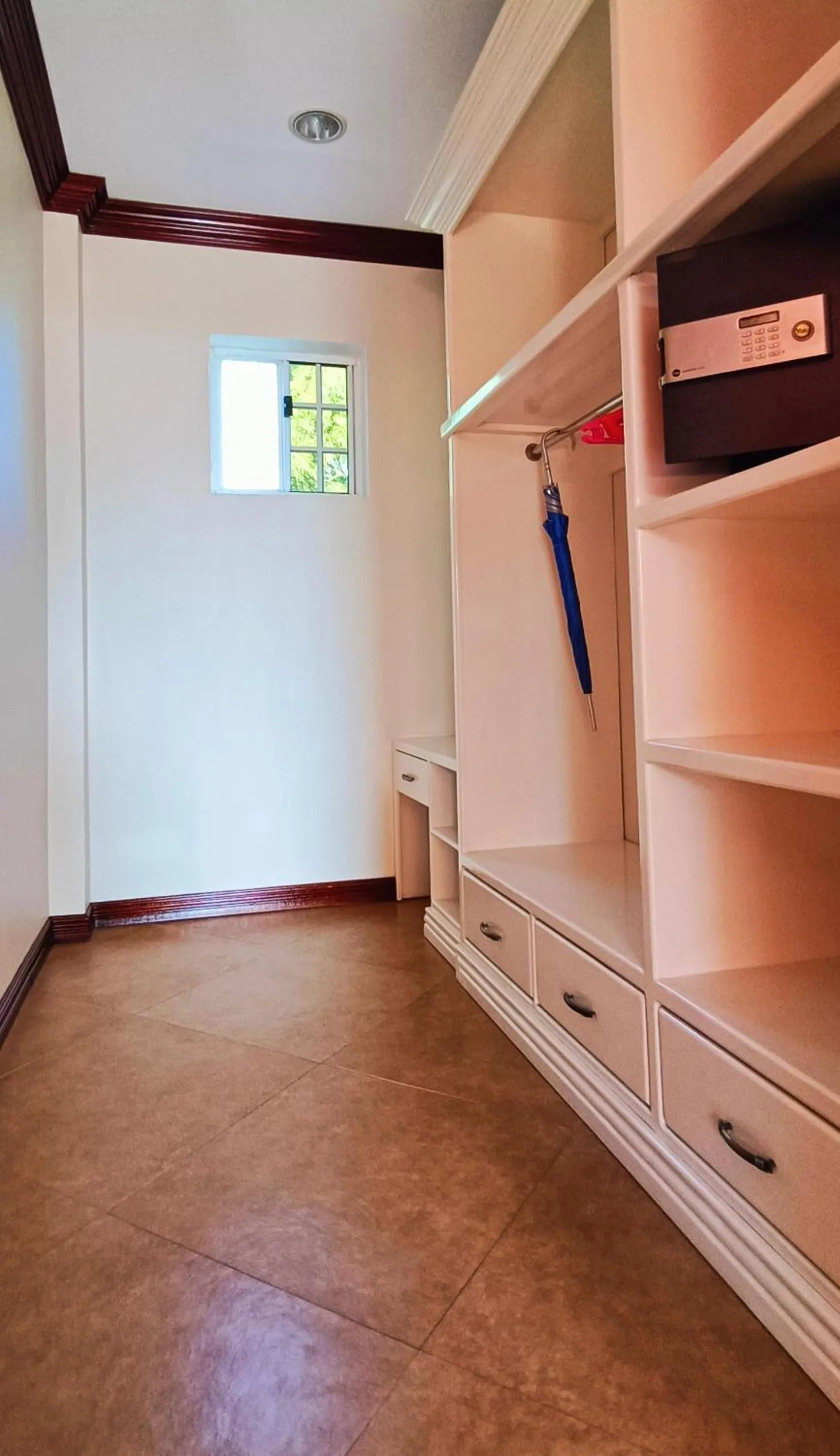 wardrobe in Star View Boutique Resort