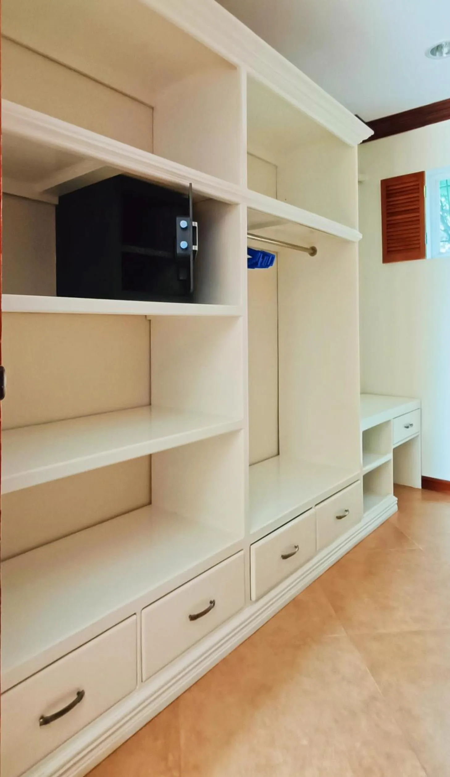 wardrobe in Star View Boutique Resort