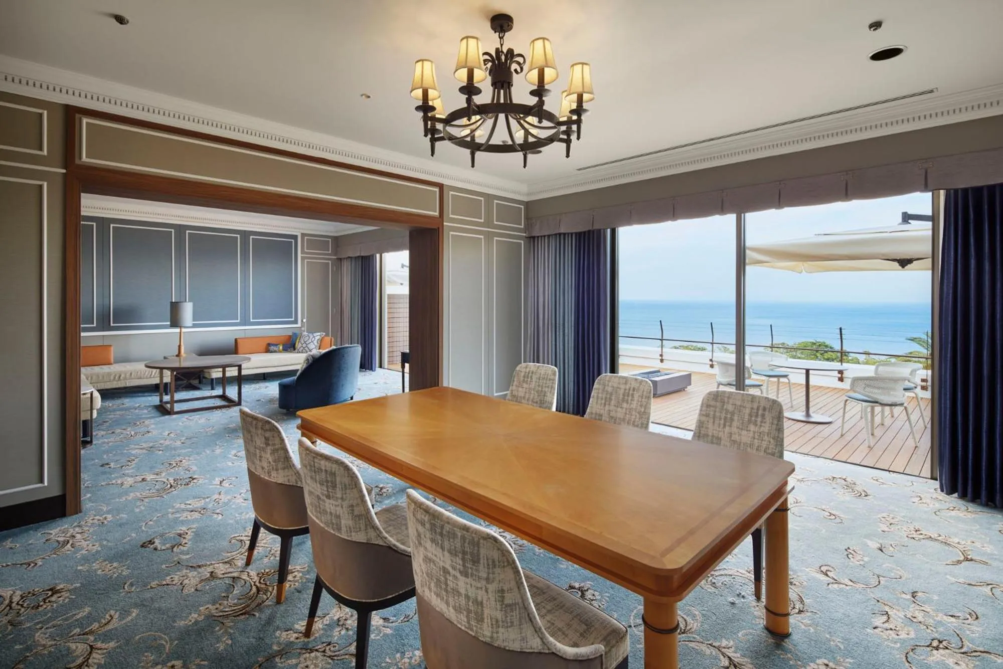 Living room in Kawana Hotel