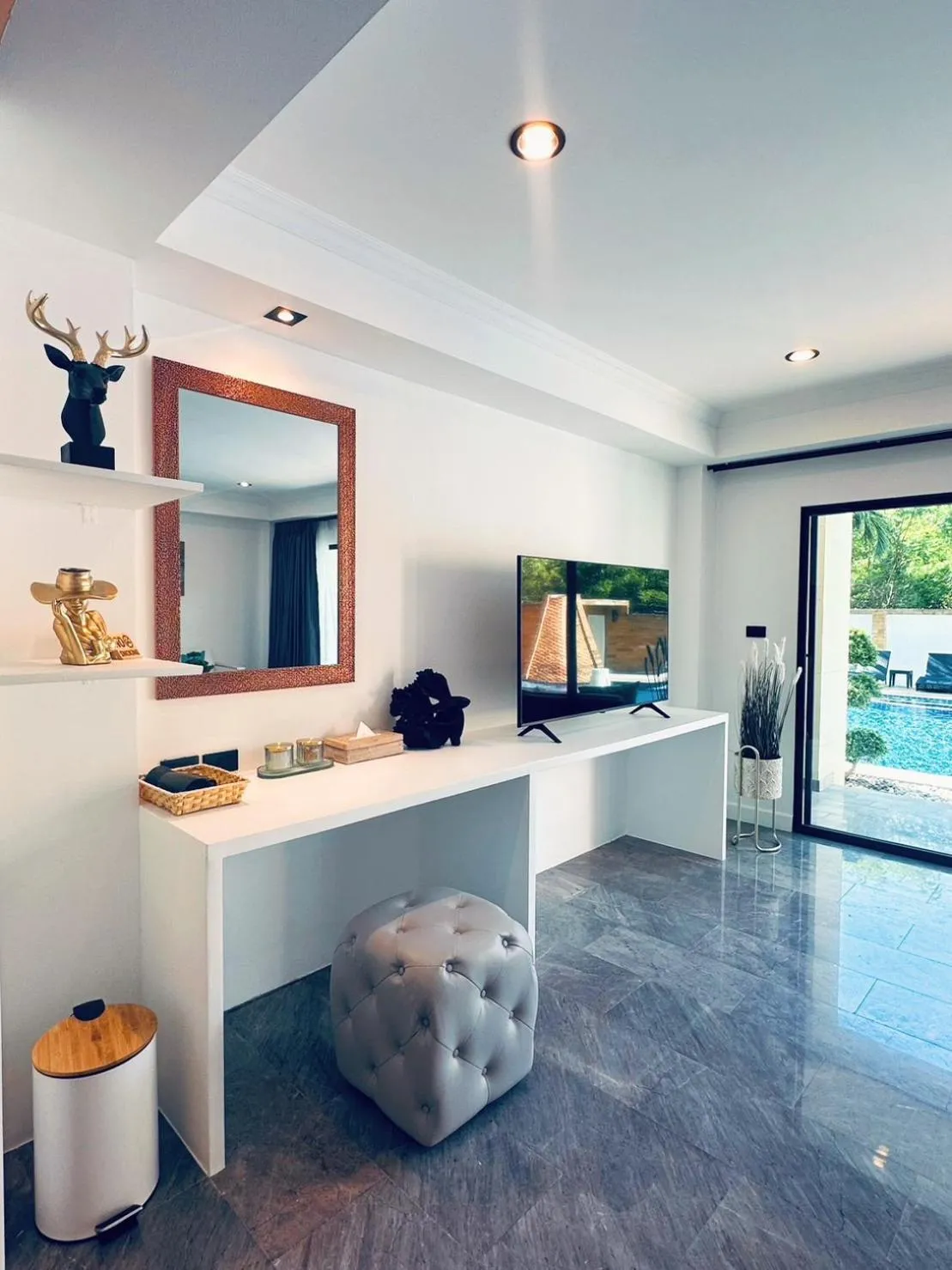 TV and multimedia in Ocean Pie Phuket - Adult Only