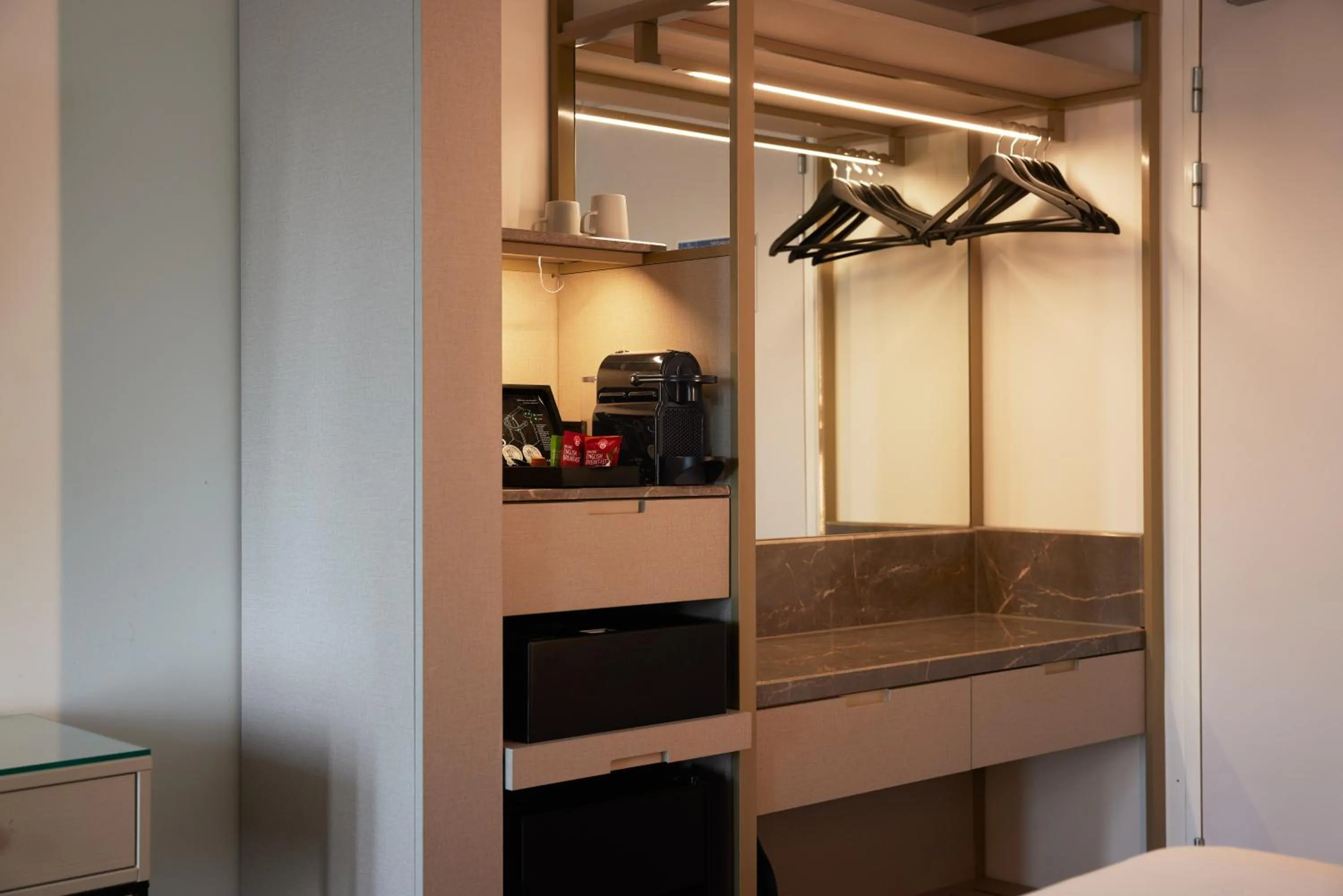 Coffee/tea facilities in WestCord Art Hotel Amsterdam 4 stars