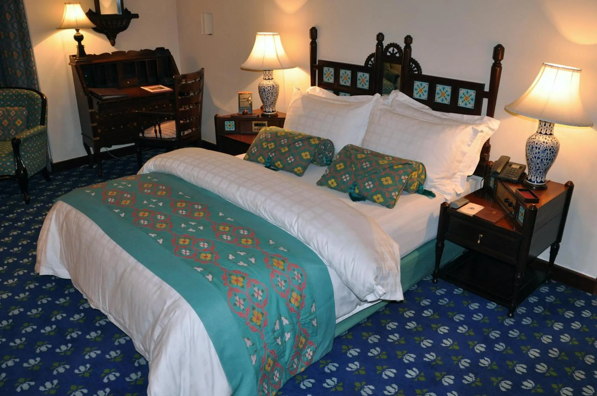 Other, Bed in Faisalabad Serena Hotel