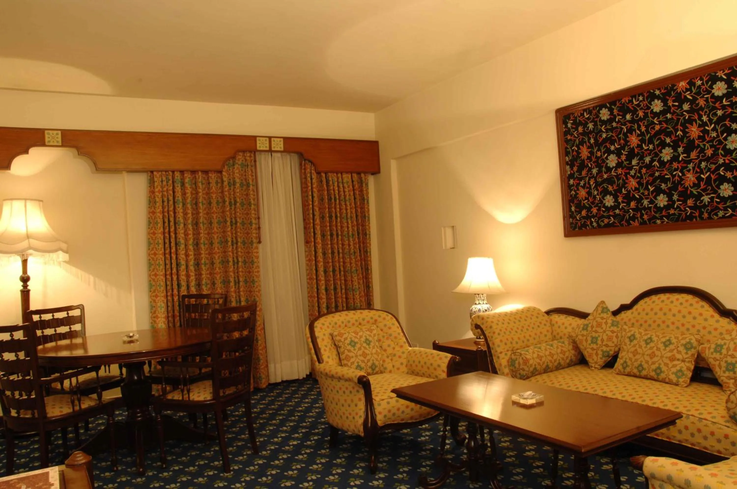 Bed in Faisalabad Serena Hotel