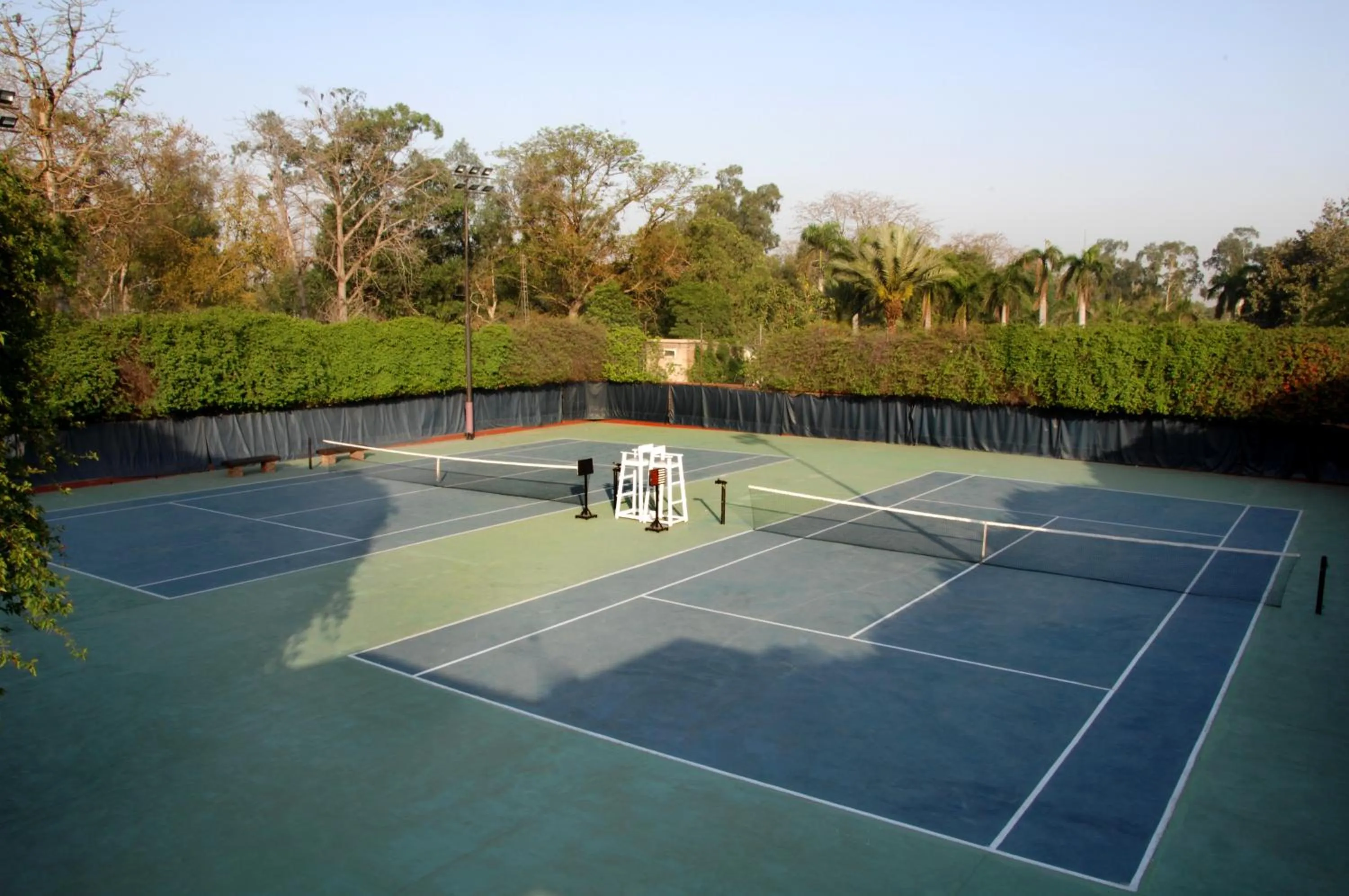 Tennis court in Faisalabad Serena Hotel