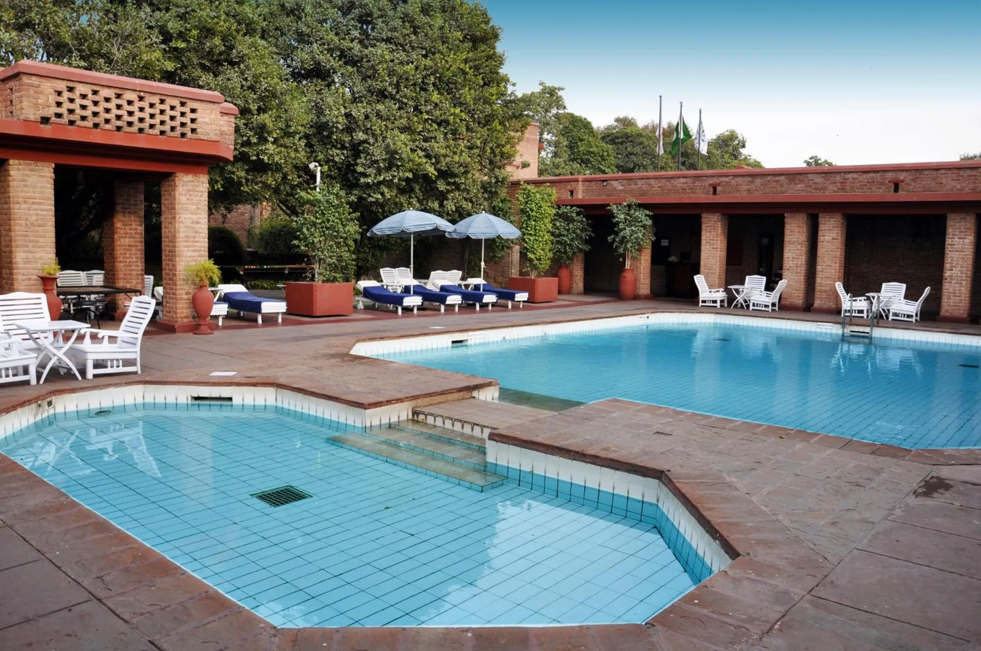 Swimming pool in Faisalabad Serena Hotel