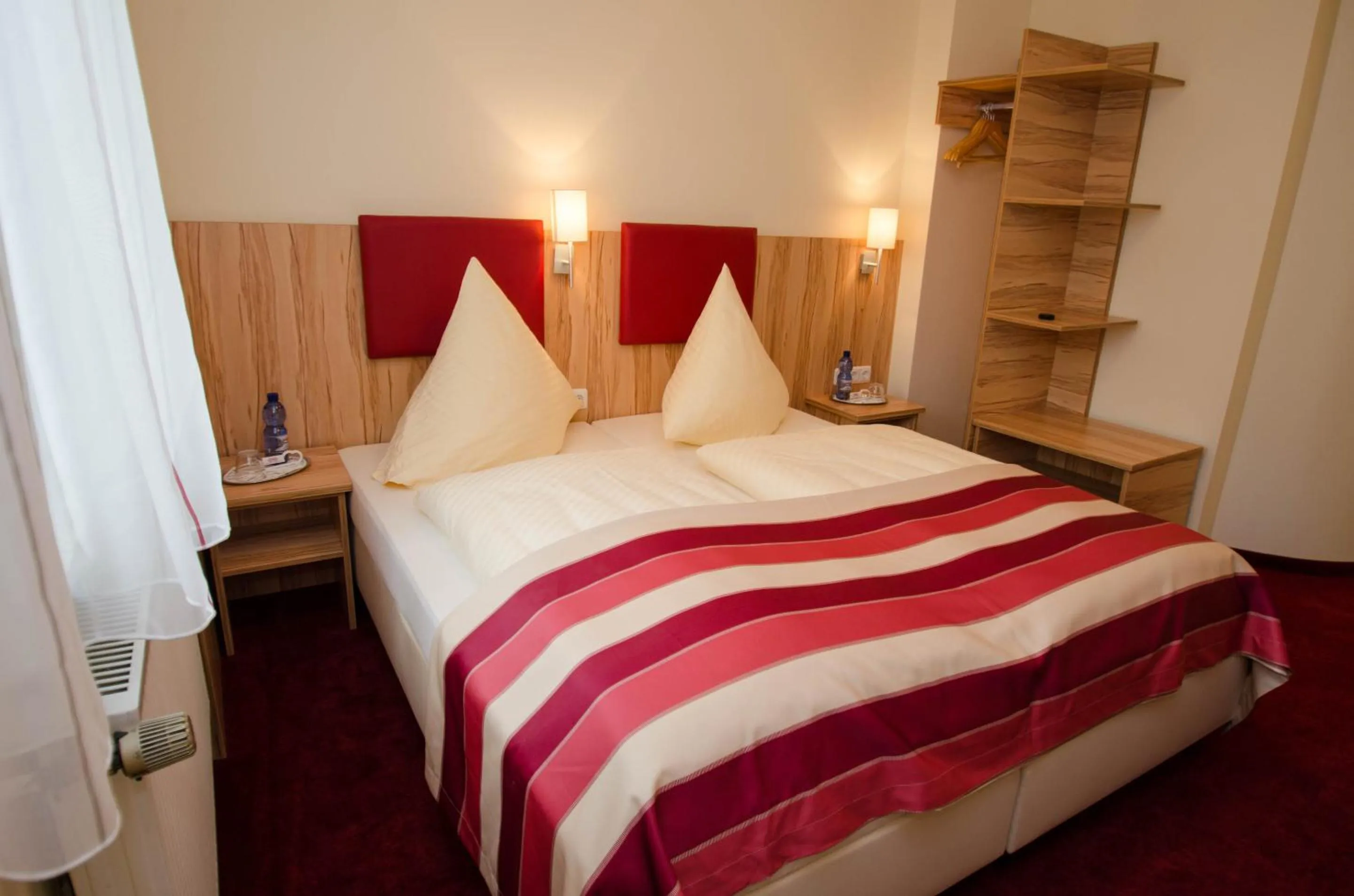 Bedroom in Hotel König Humbert