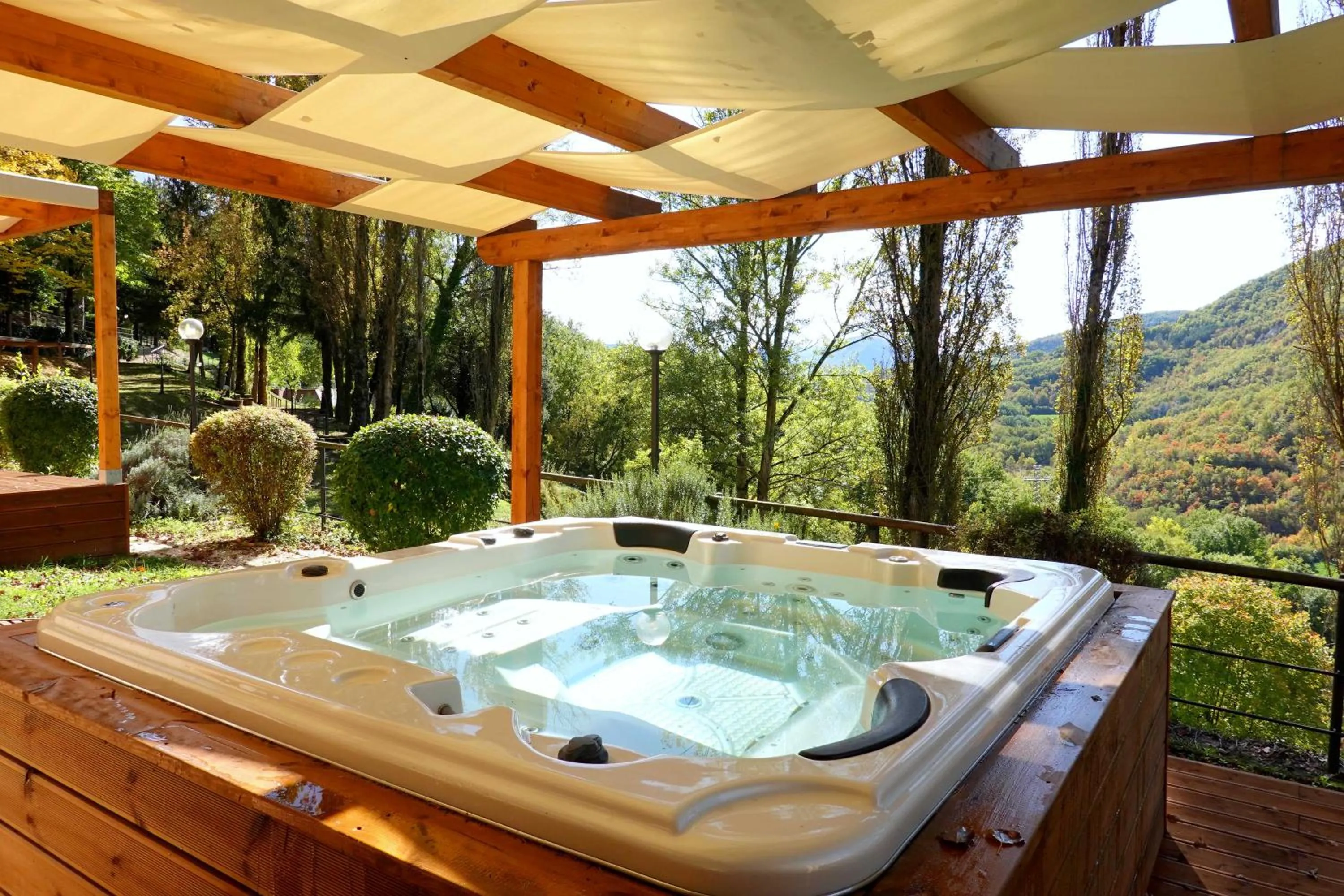 Hot Tub in Convento di Acqua Premula