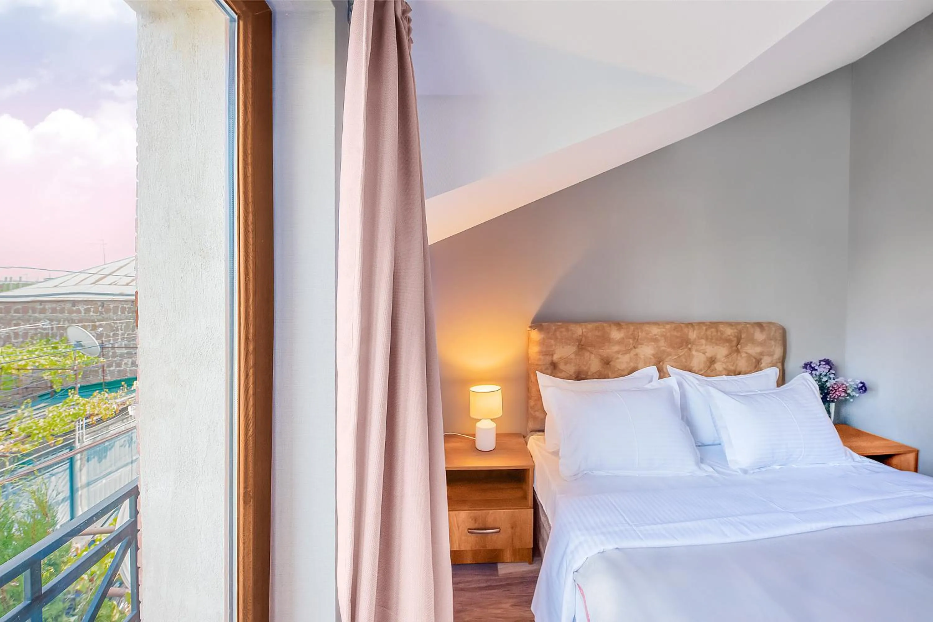 Bedroom in Dzvel Ubanshi