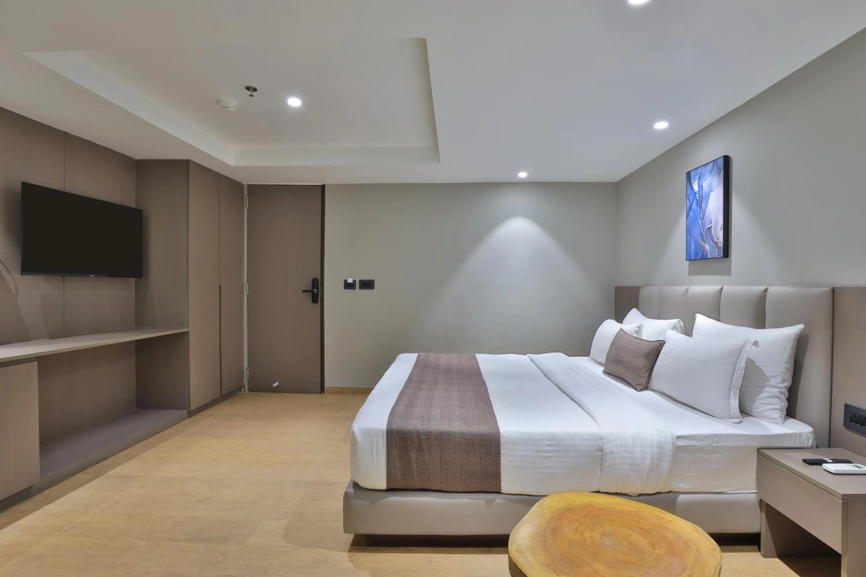 View (from property/room), Bed in Hotel Shivashish