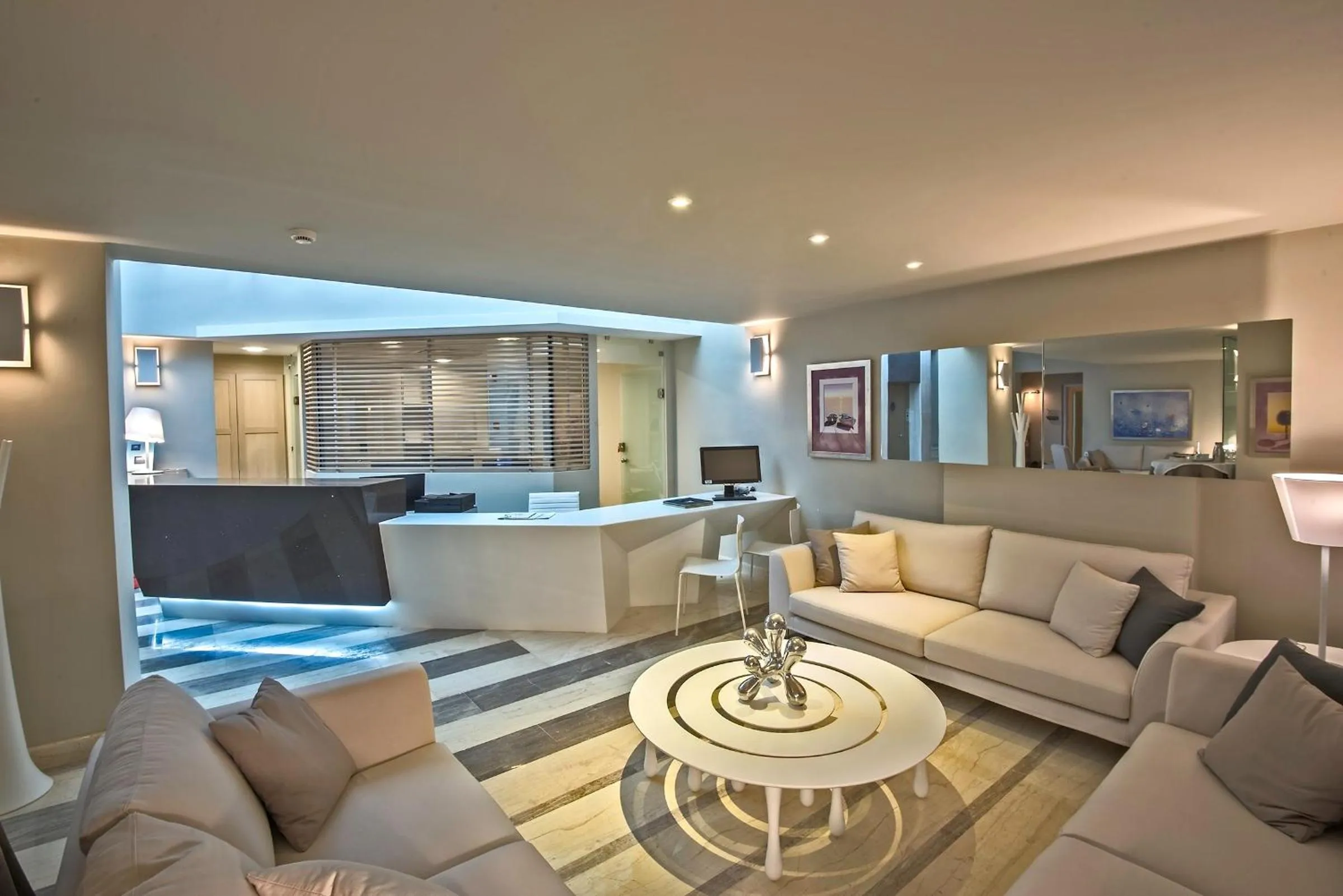 Lobby or reception in Swell Boutique Hotel