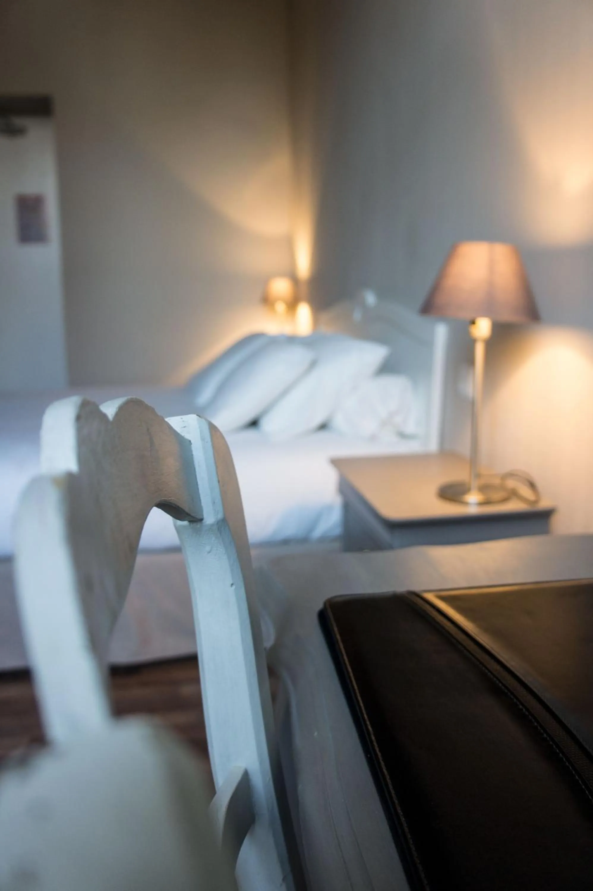 Decorative detail, Bed in HOTEL DE FRANCE - Hôtel de charme en Provence