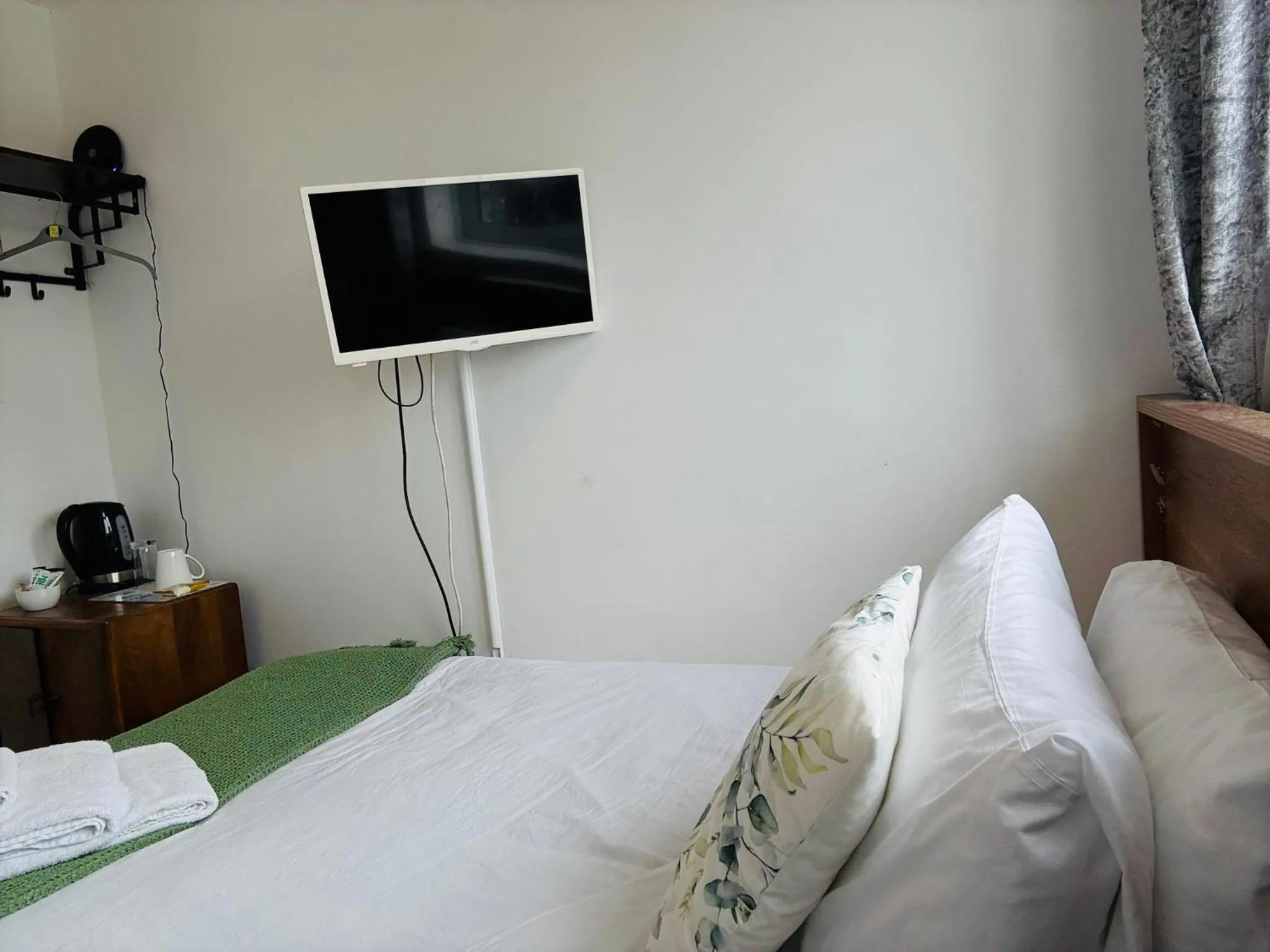 Bed in Captain Howey Hotel