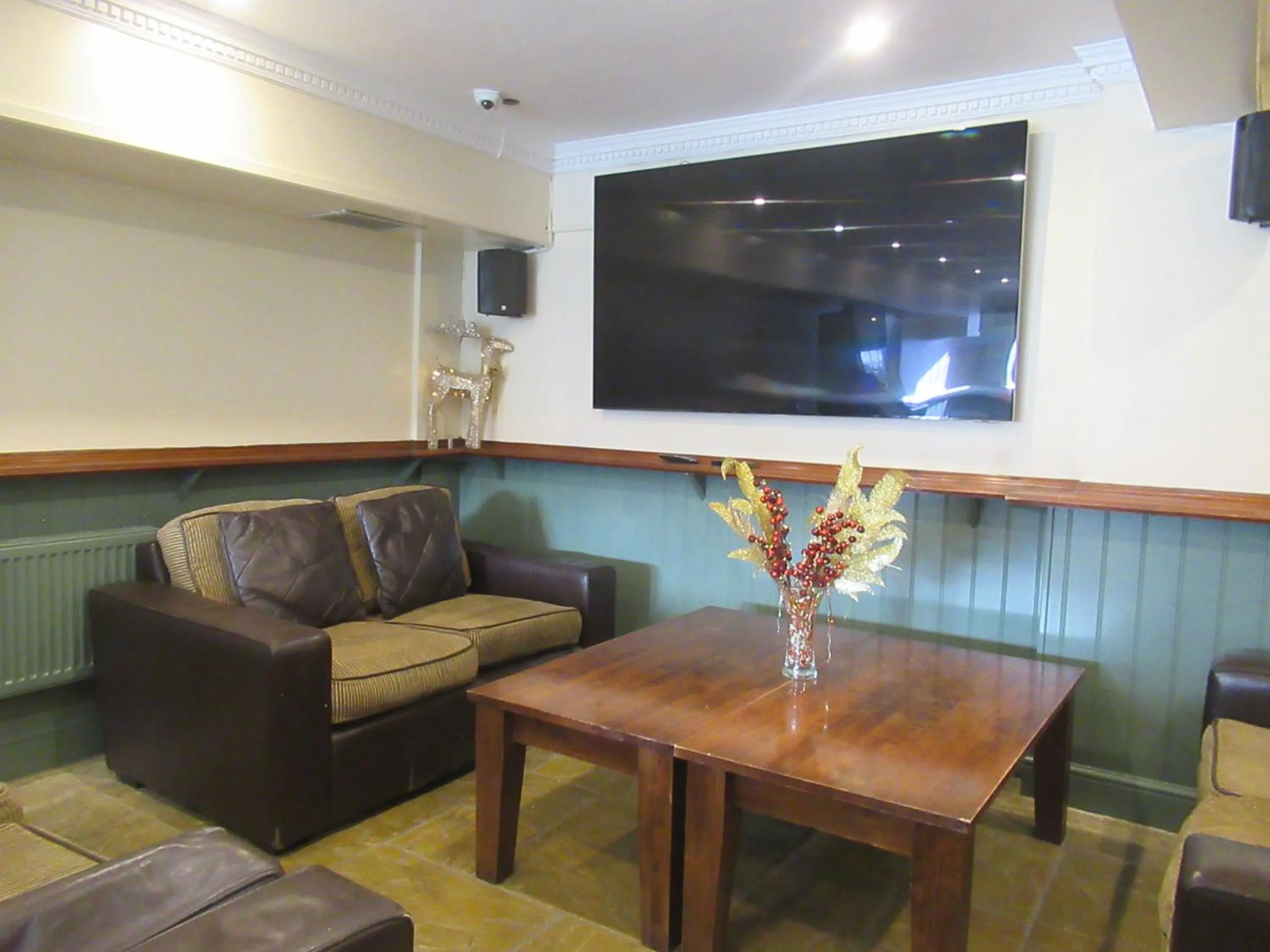Lounge or bar in Captain Howey Hotel