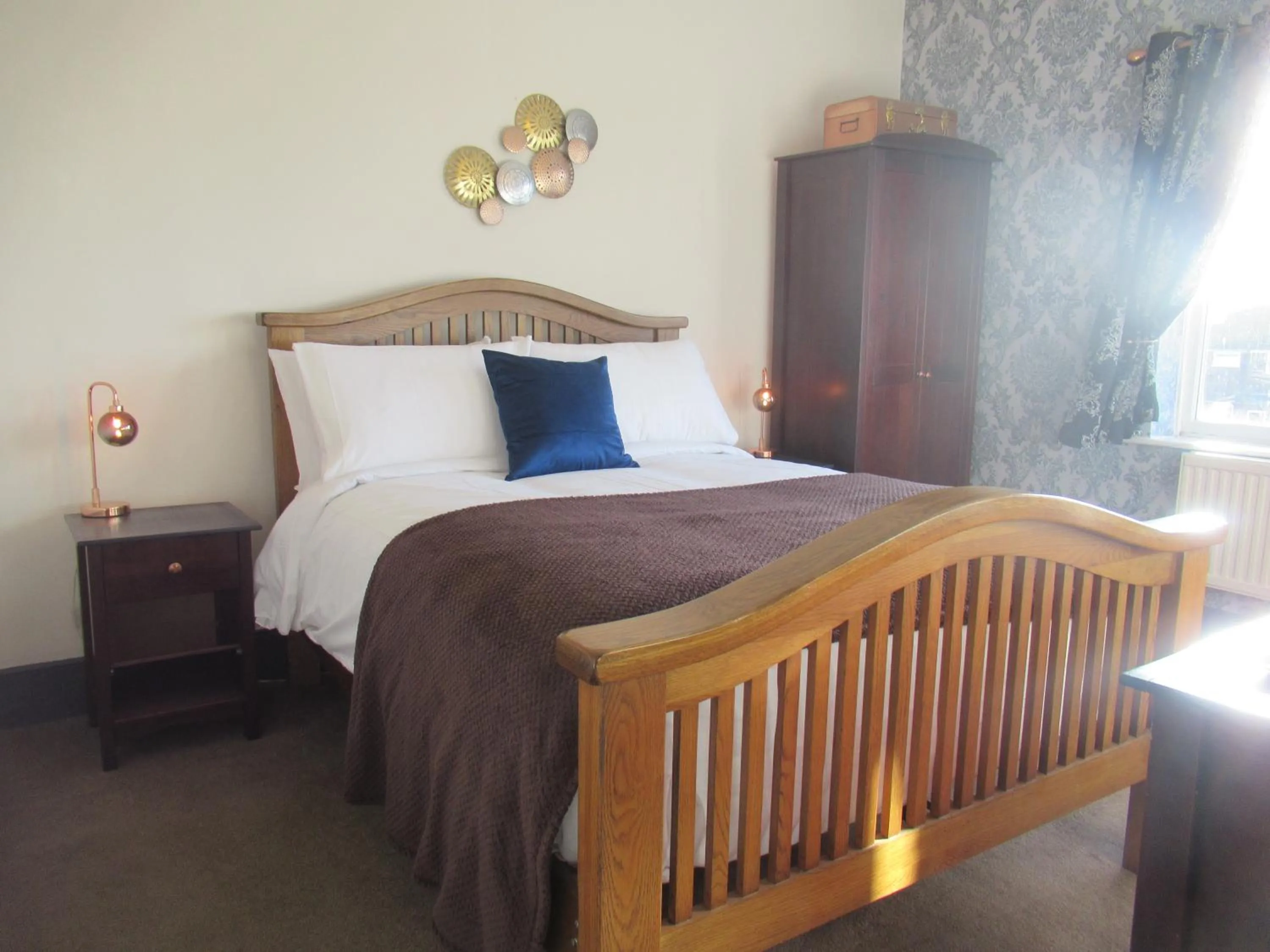 Bedroom, Bed in Captain Howey Hotel