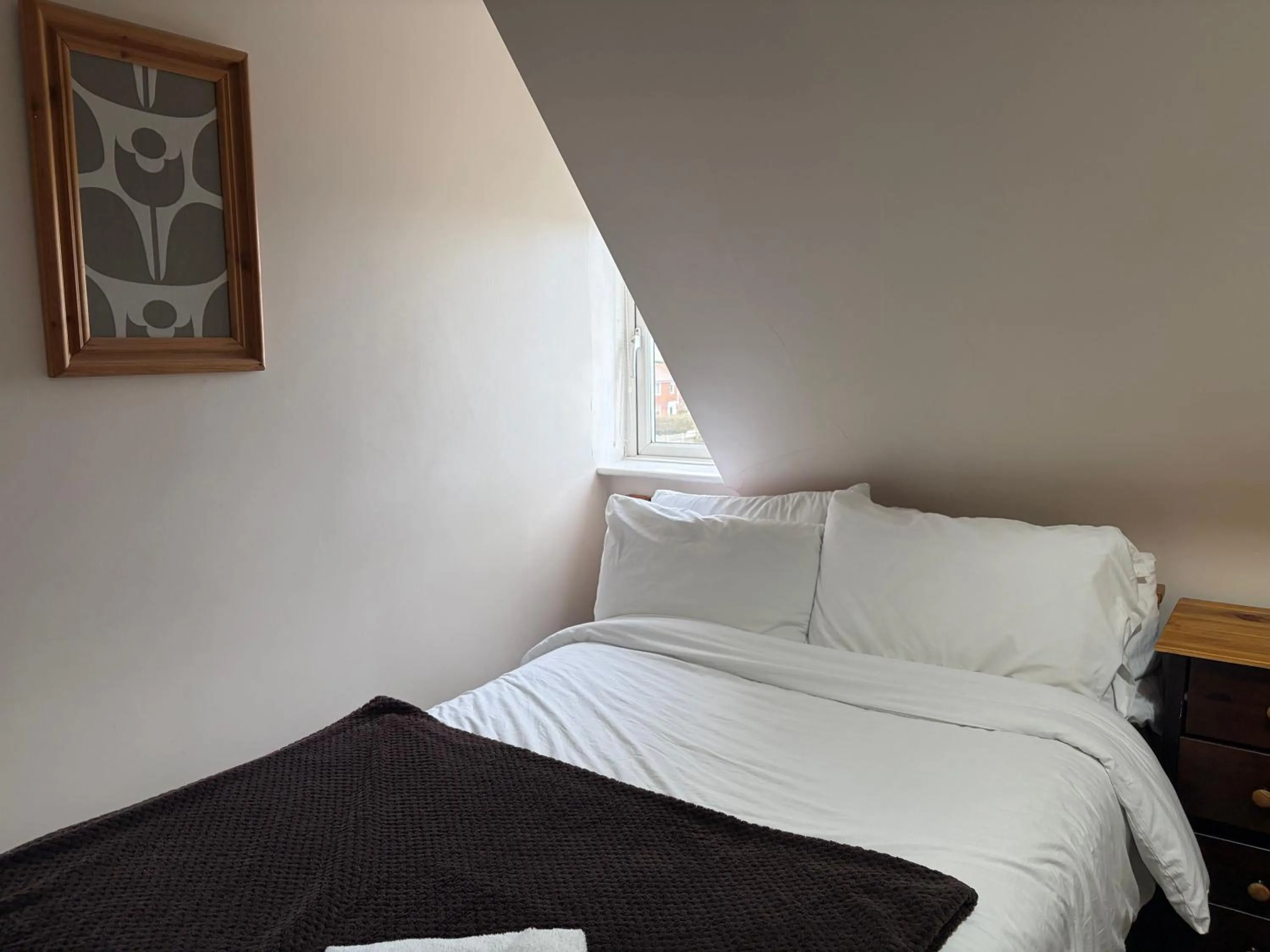 Bedroom, Bed in Captain Howey Hotel