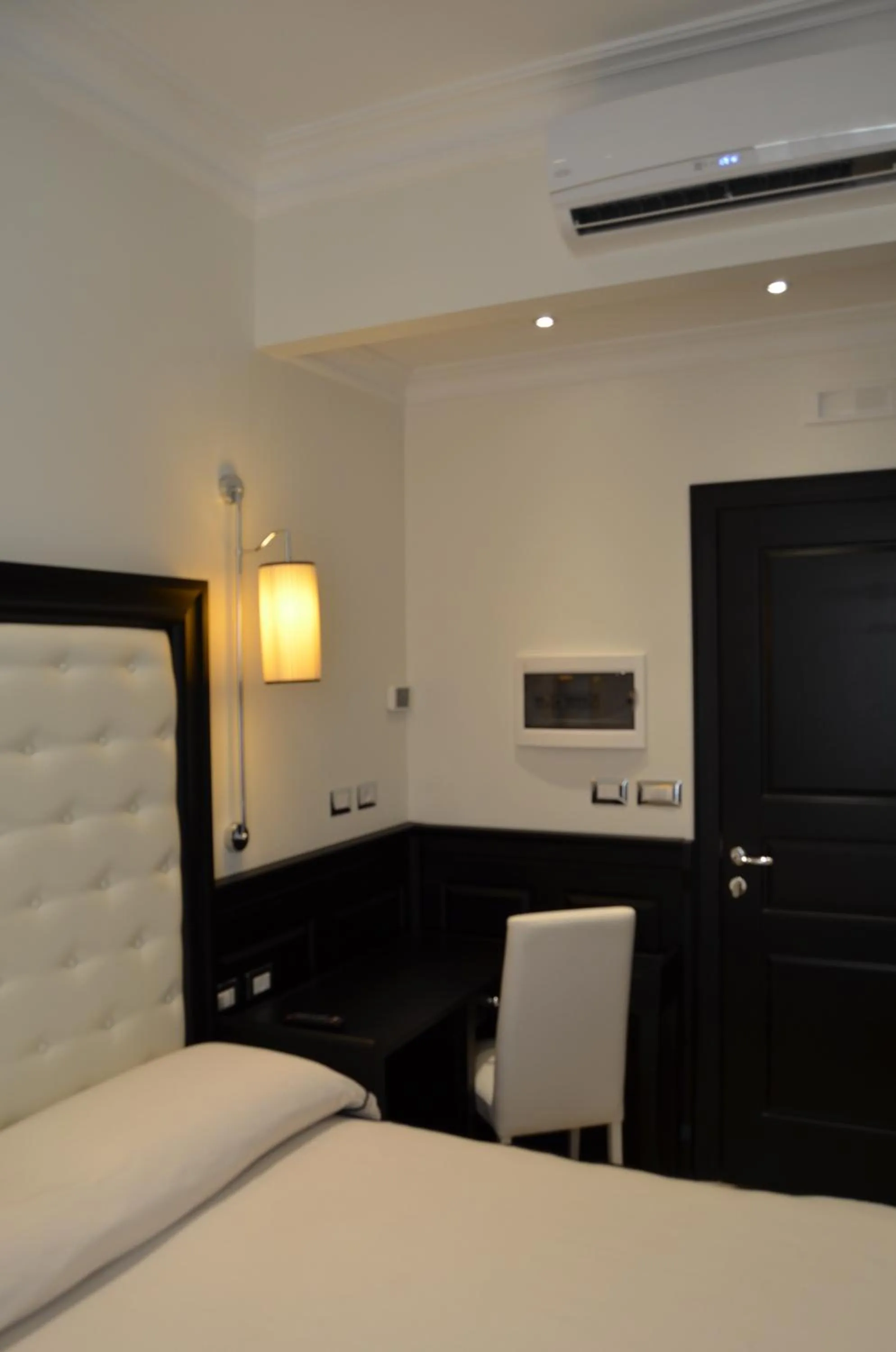 Bedroom, Bed in Vaticano Royal Suite Guest House