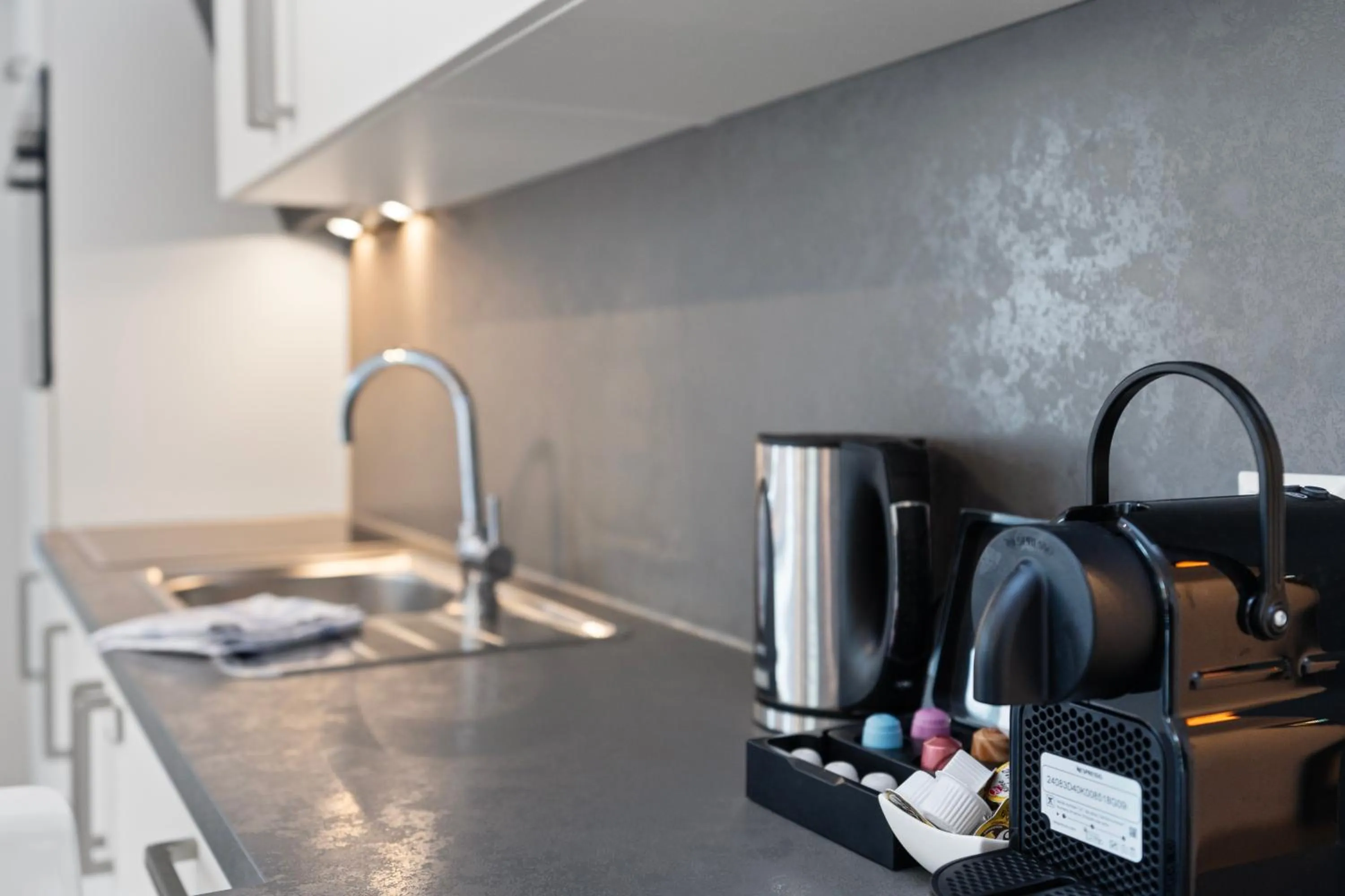 Coffee/tea facilities in Amelie chez Inez