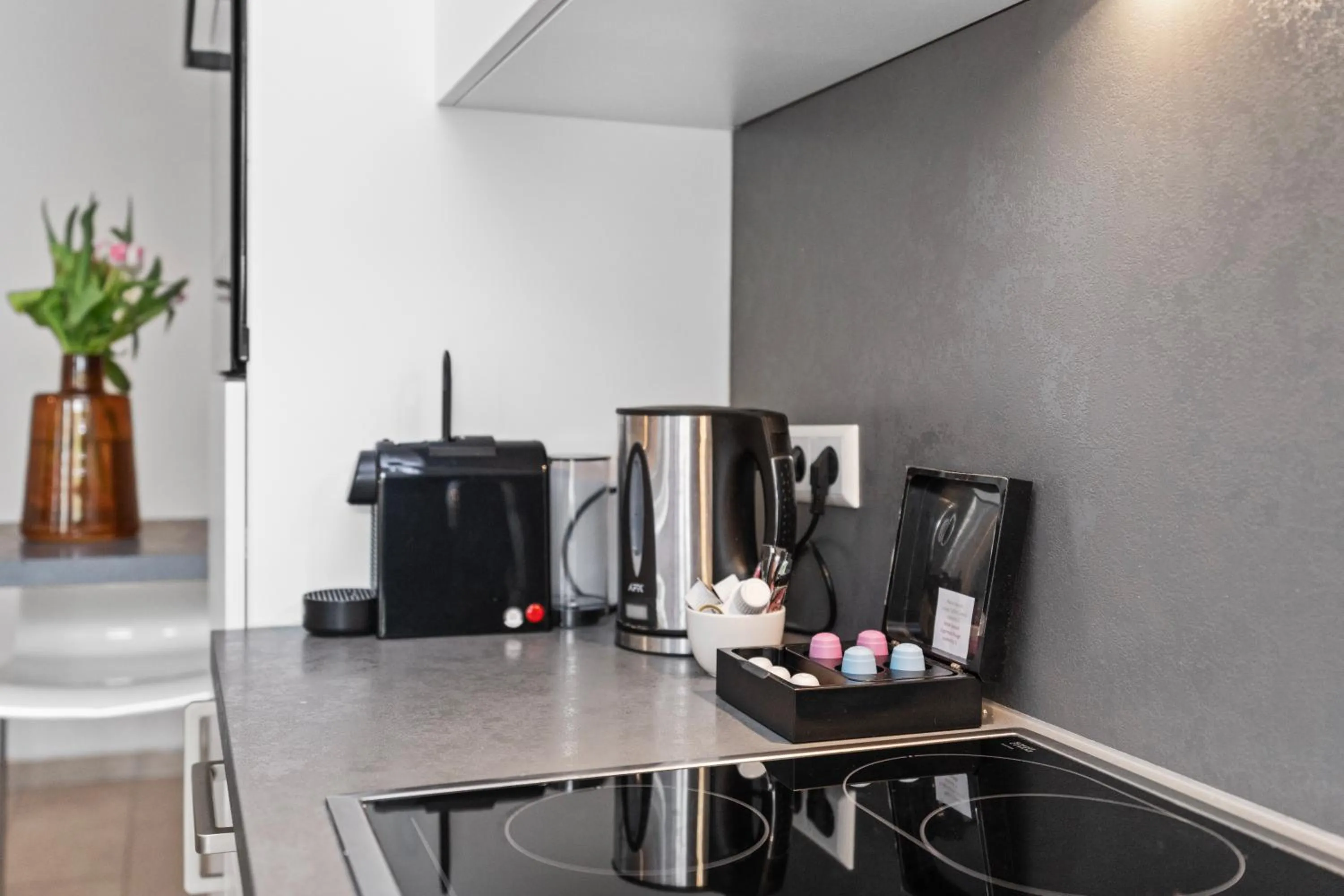 Coffee/tea facilities in Amelie chez Inez