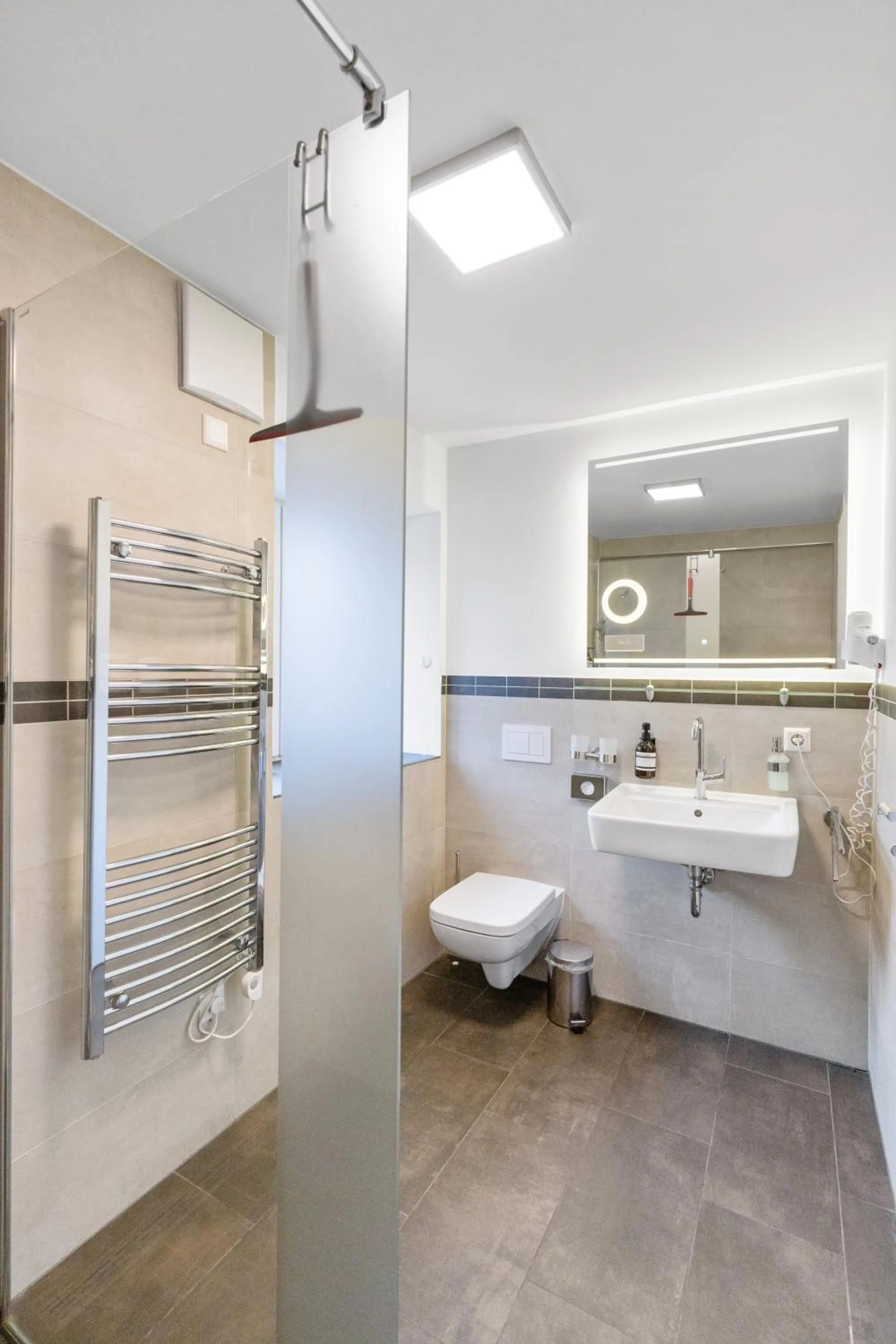 Shower in Amelie chez Inez