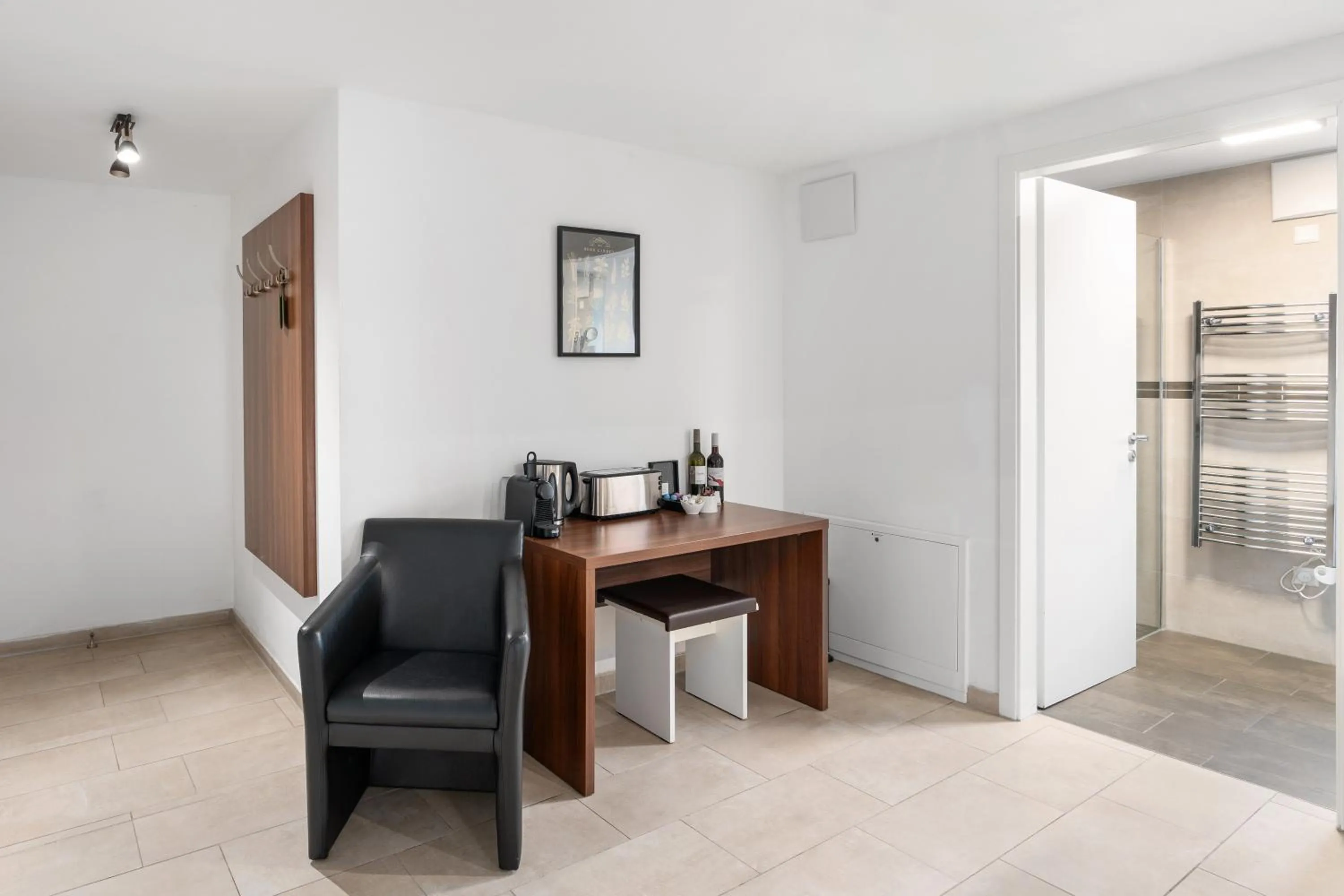 Coffee/tea facilities in Amelie chez Inez