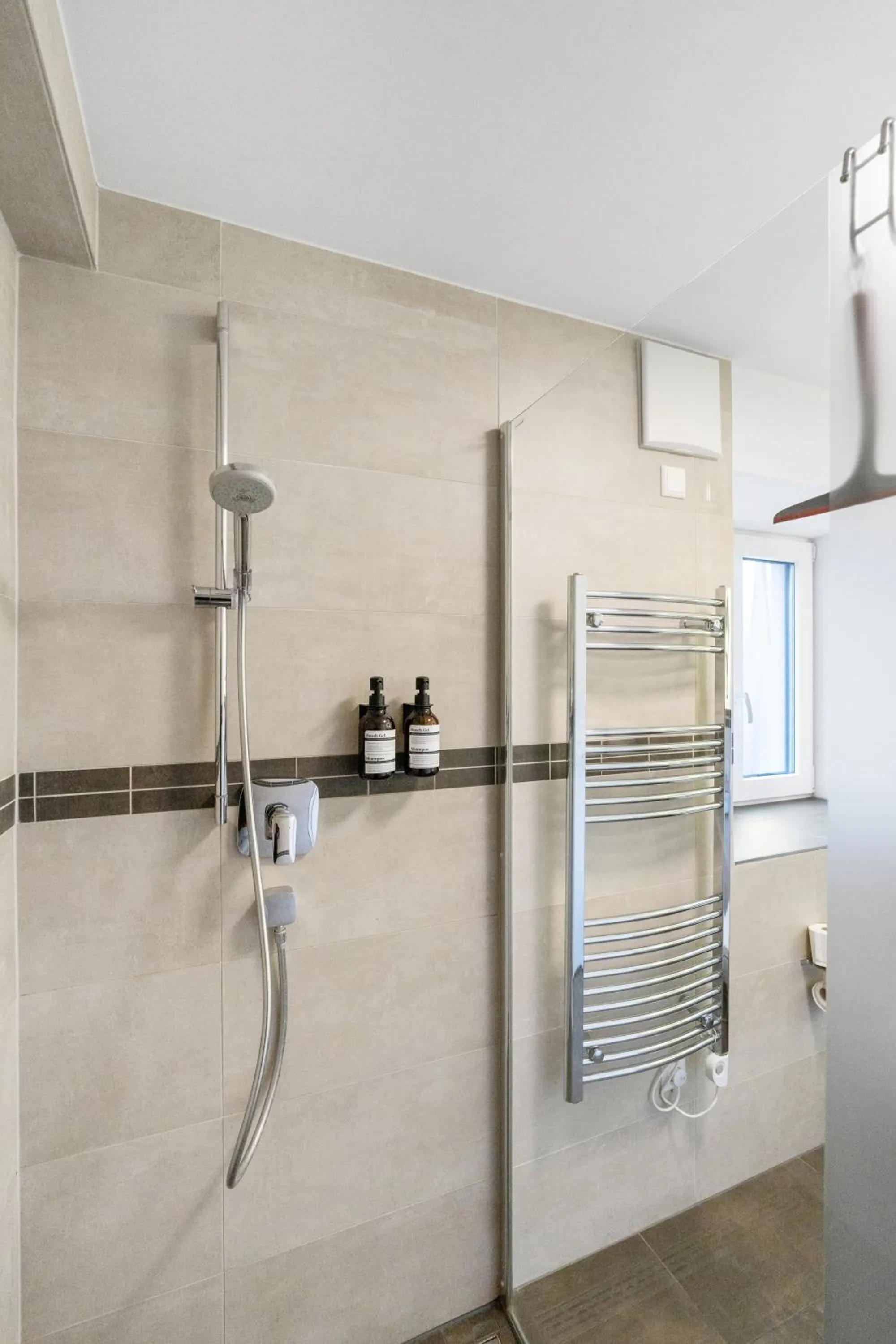 Shower in Amelie chez Inez