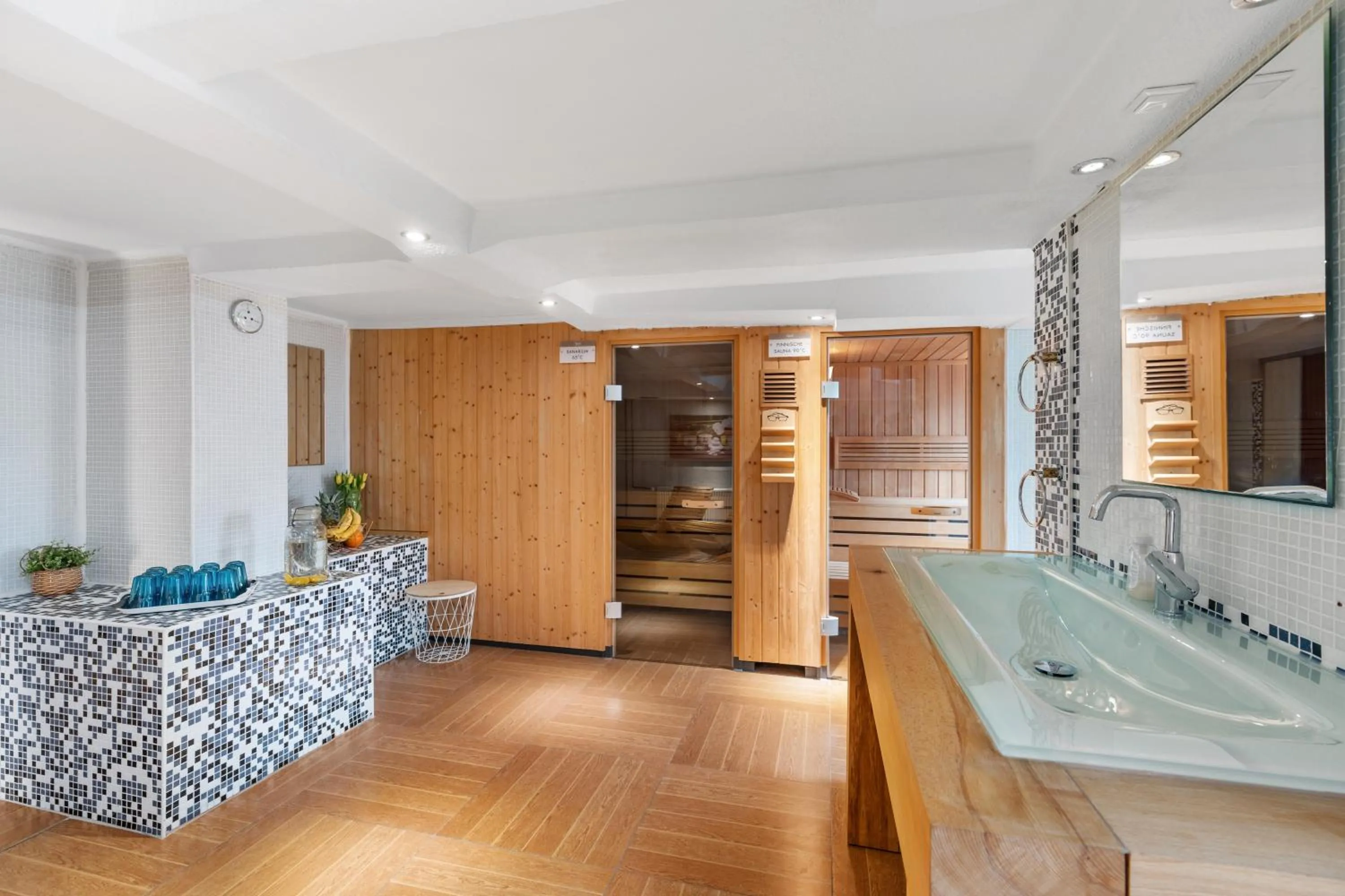 Shower in Amelie chez Inez