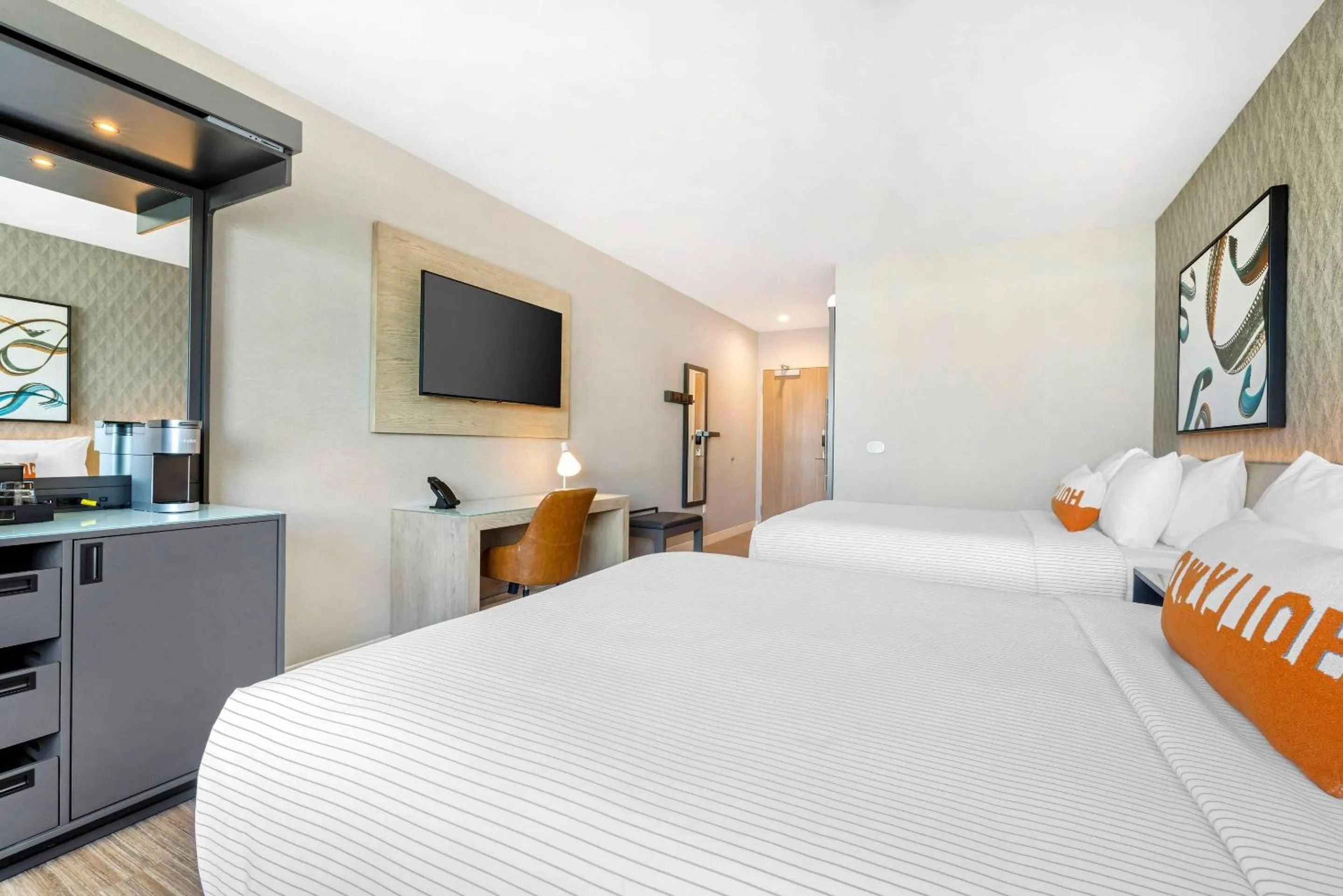 Bedroom, Bed in Cambria Hotel Burbank Airport