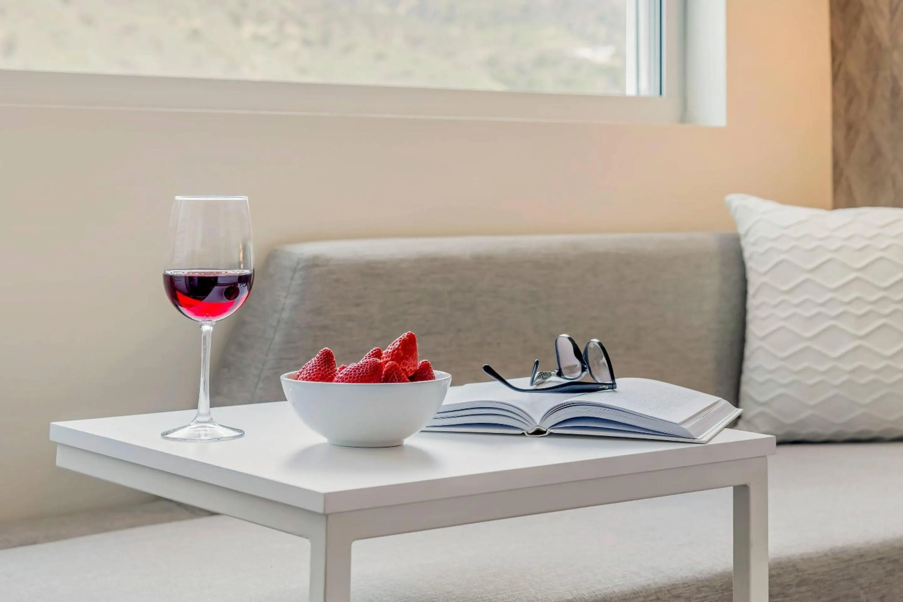 Bedroom in Cambria Hotel Burbank Airport