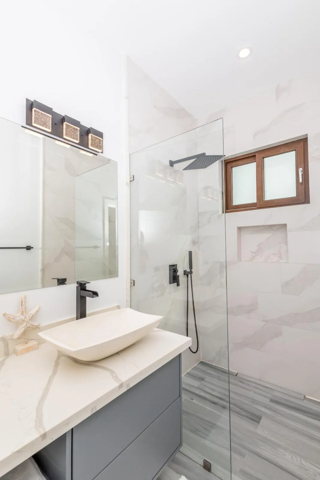 Shower in Acqua di Mare Resort