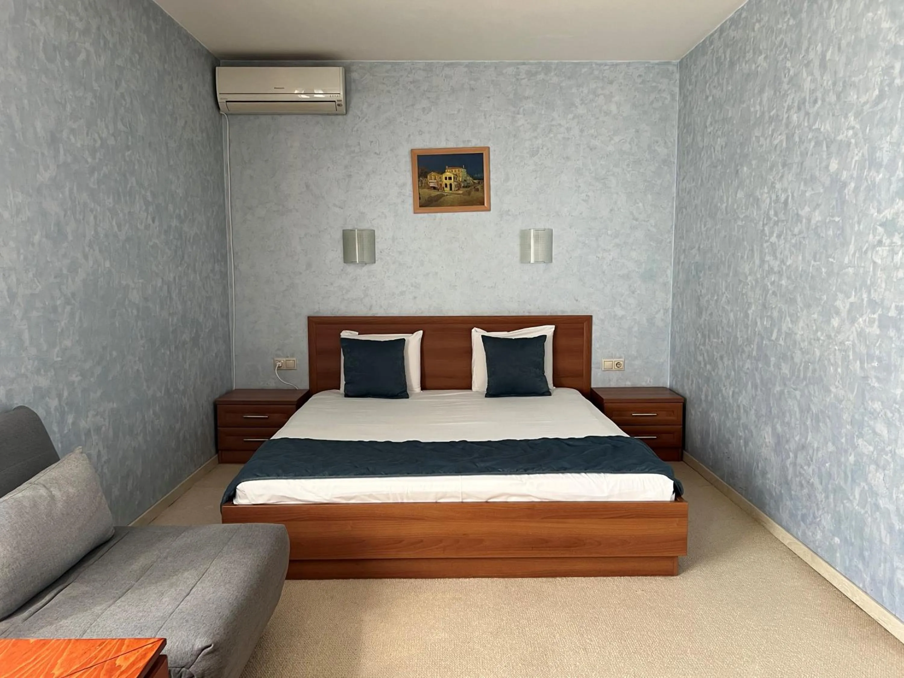 Bed in Family Hotel 007