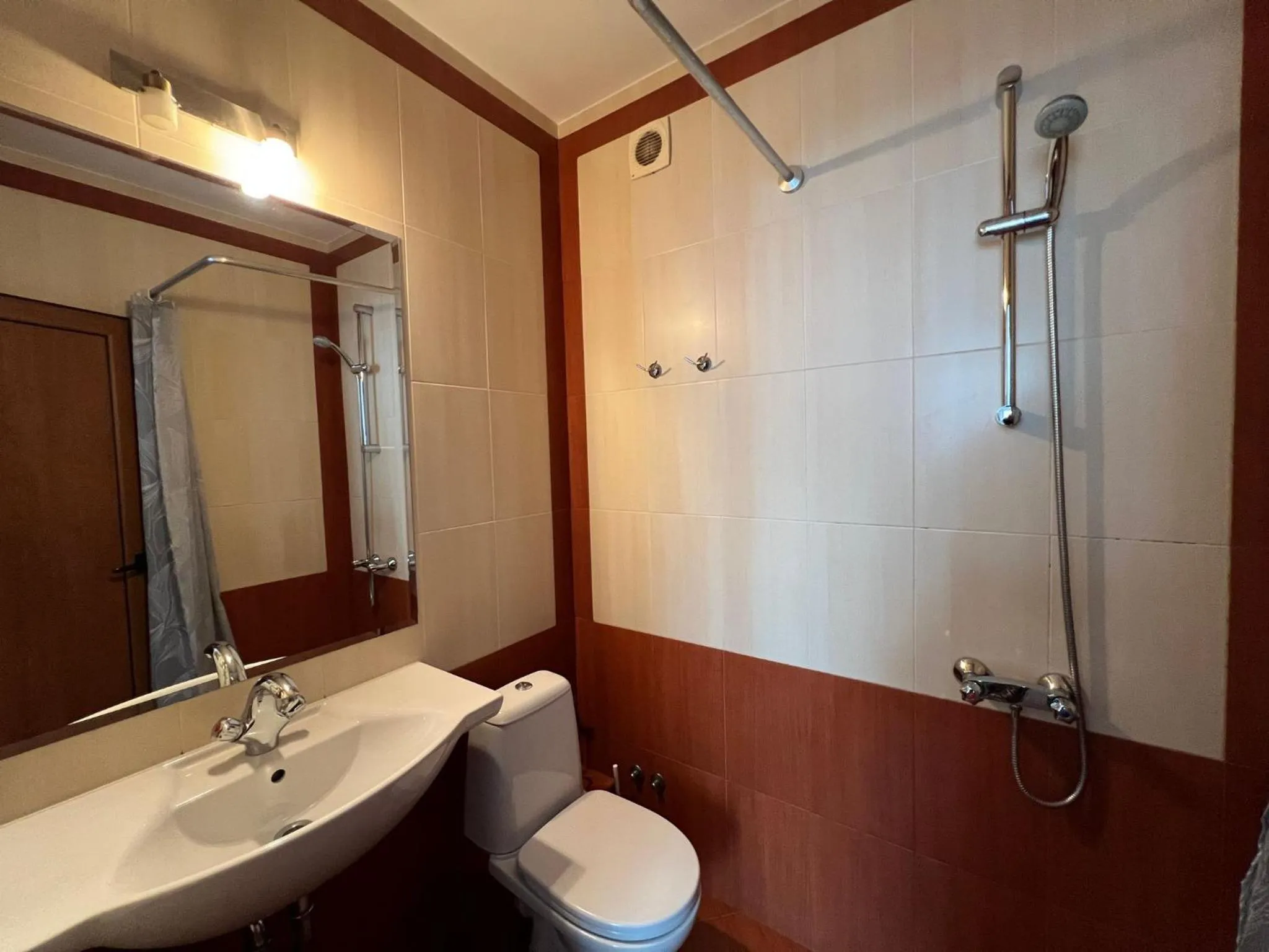 Family Hotel 007 Ivan Dimitrov-Kuklata 15 Str