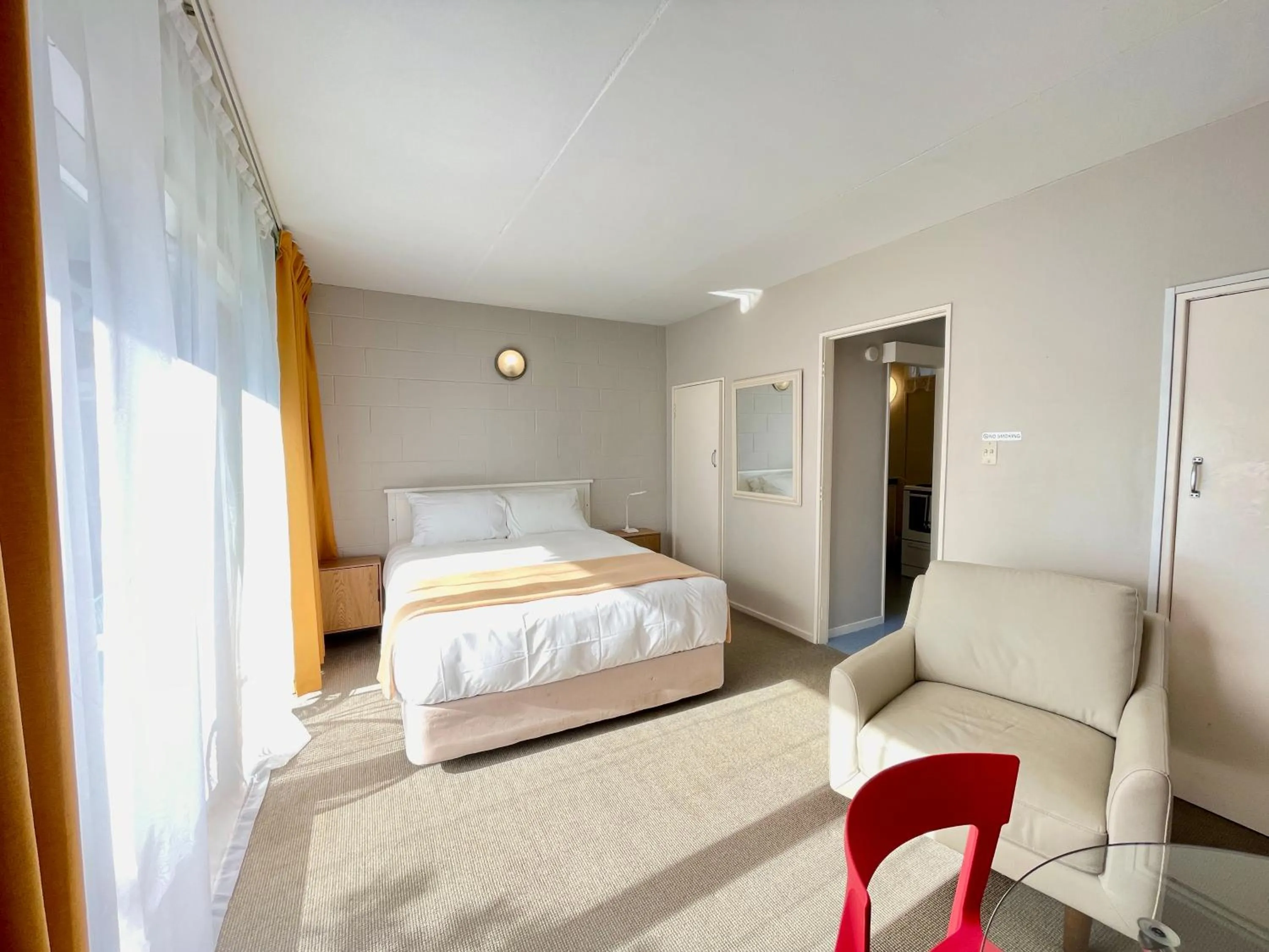 Bed in Mount Eden Motel