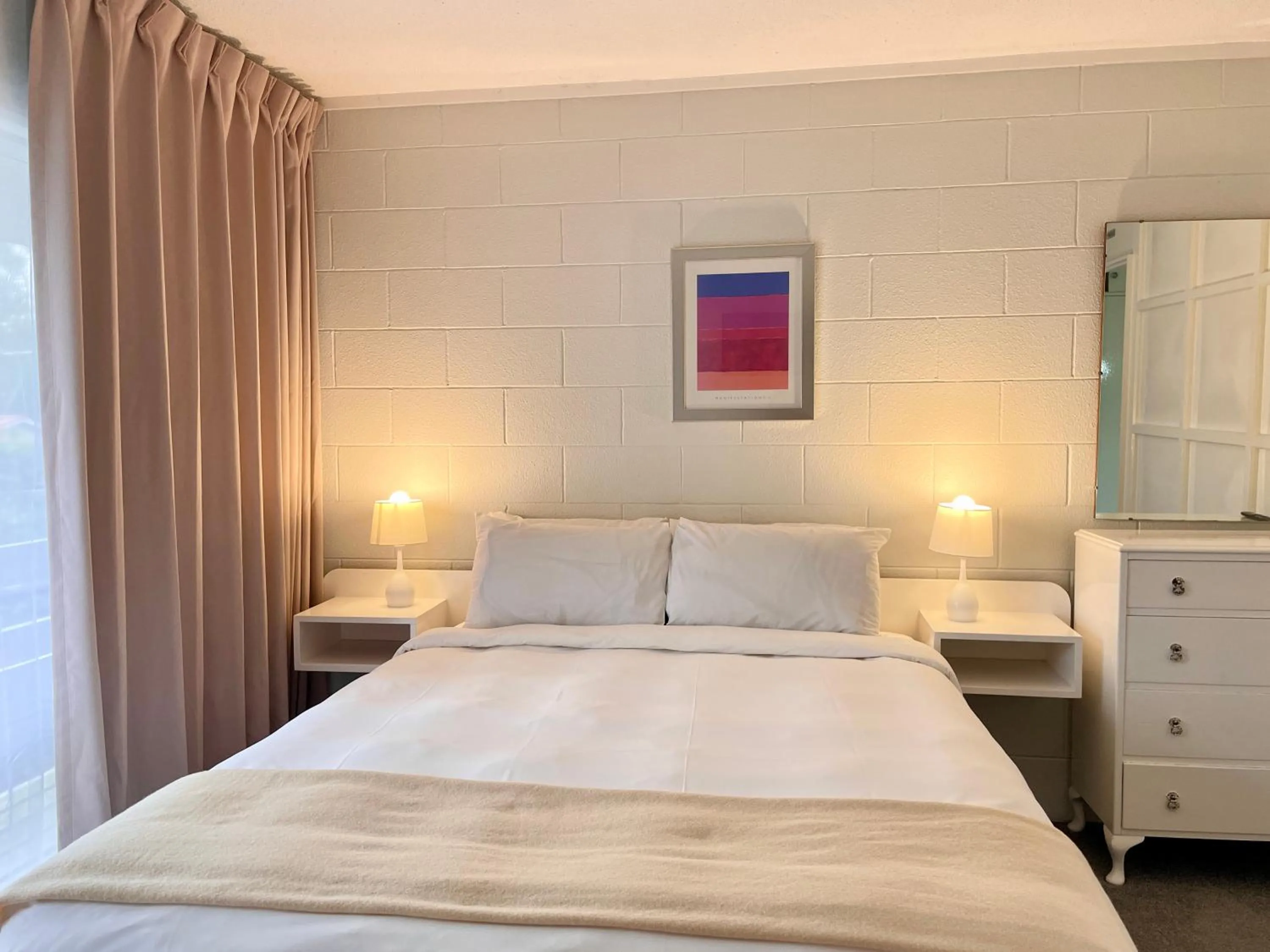 Bed in Mount Eden Motel