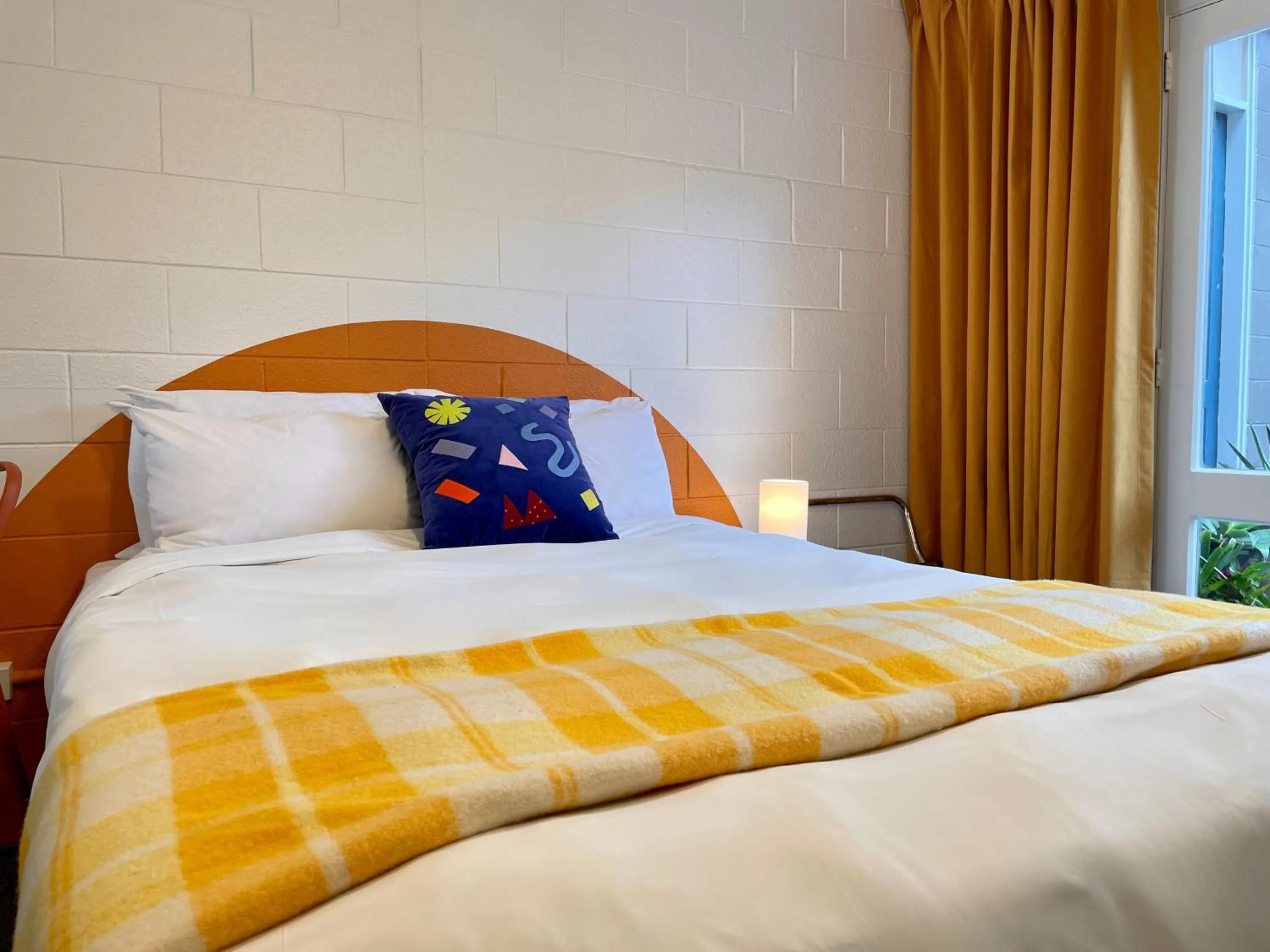 Bed in Mount Eden Motel