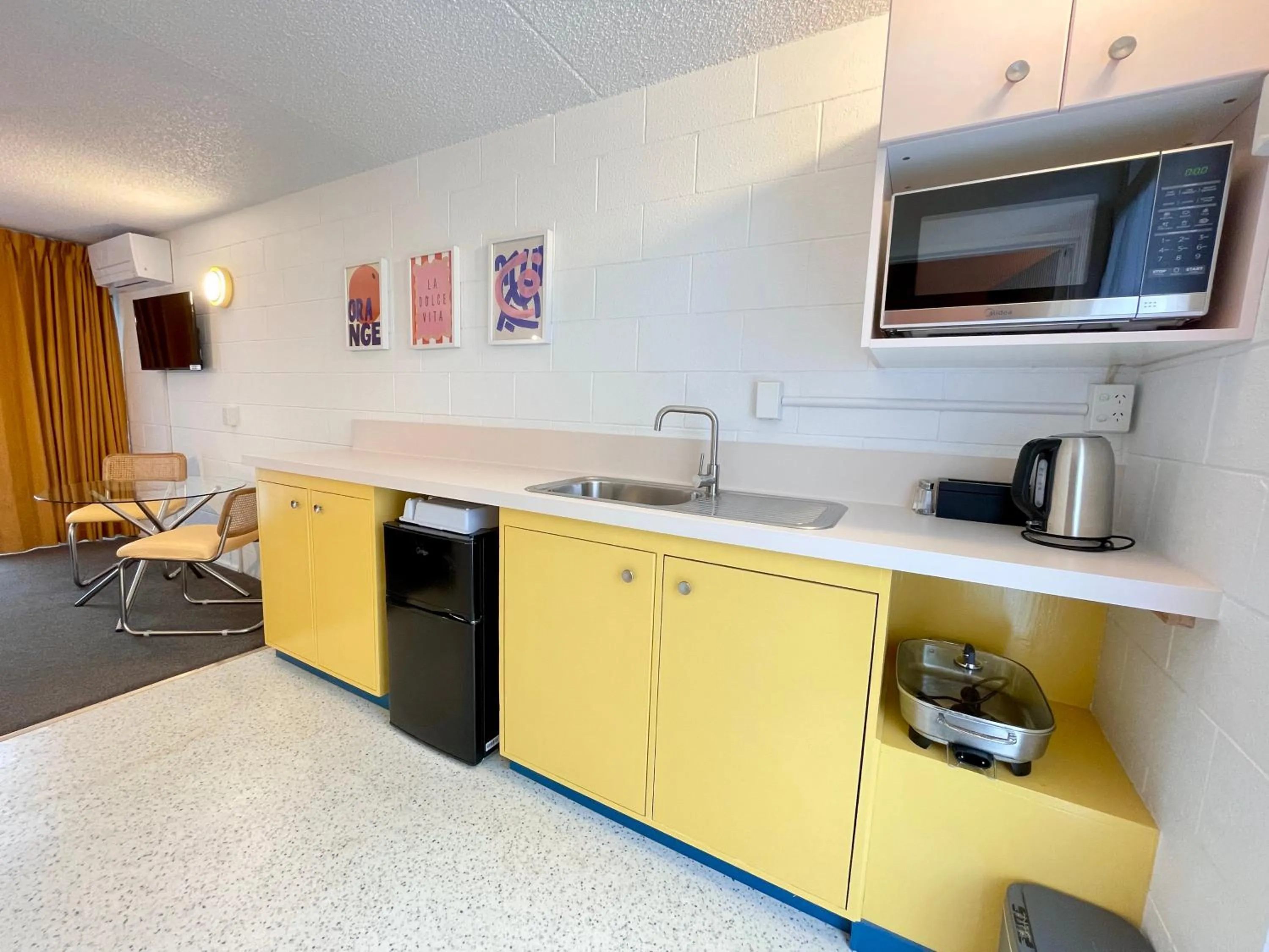 TV and multimedia in Mount Eden Motel