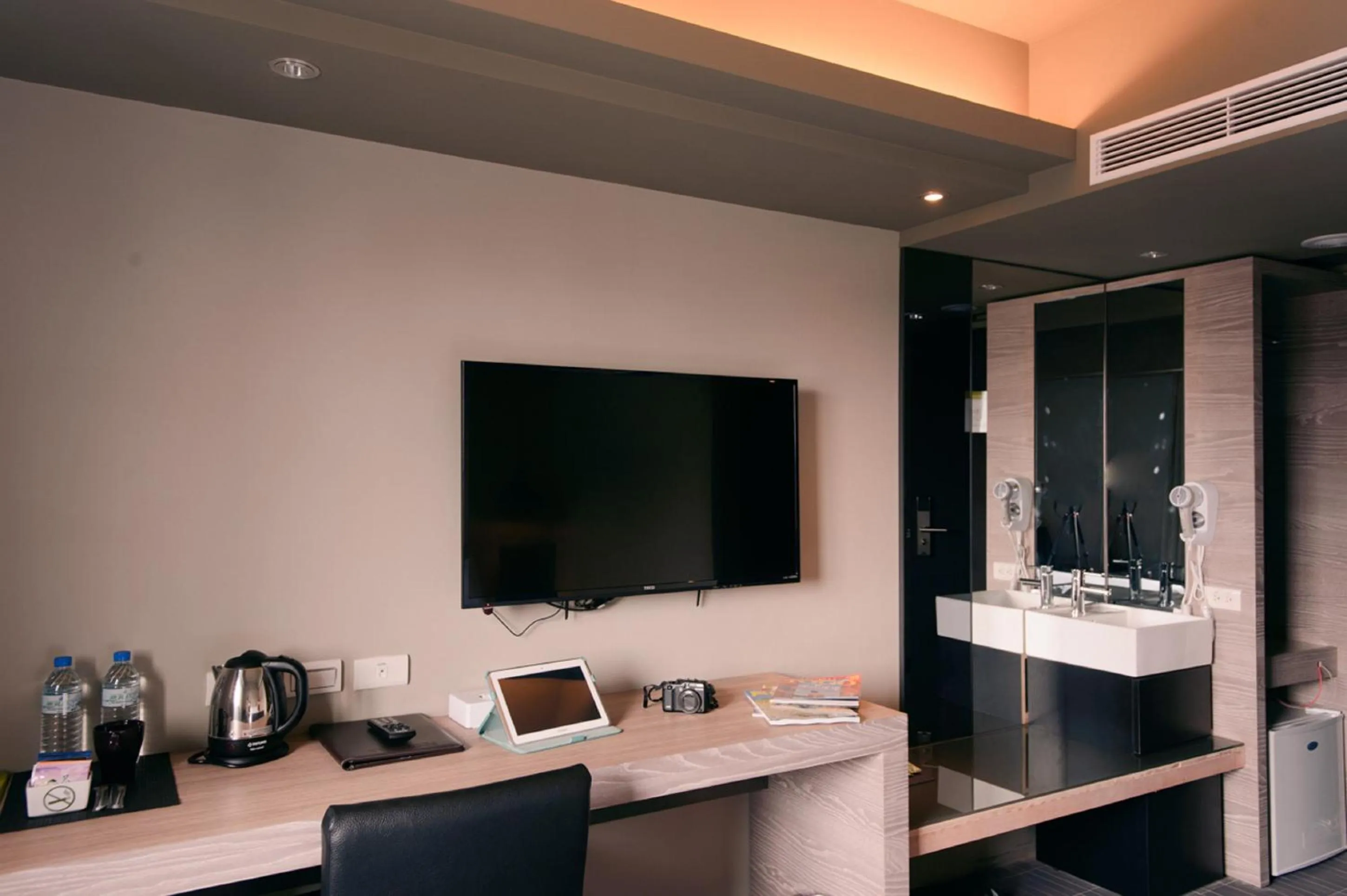 Photo of the whole room in Kiwi Express Hotel - Jiuru Rd