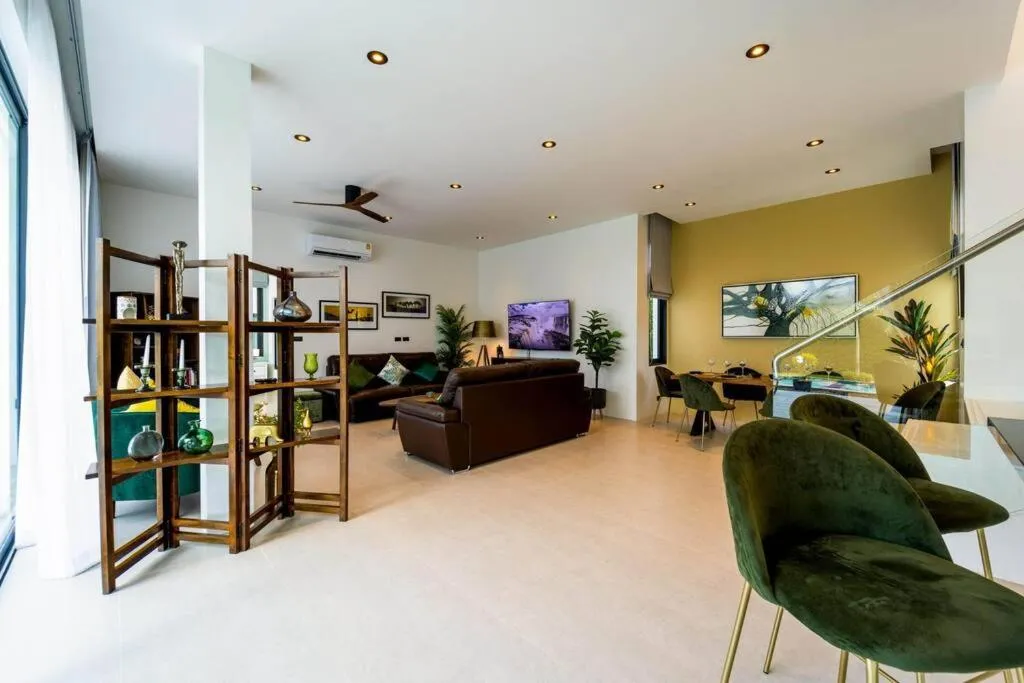 Luxury Modern 6 Bed Private Pool Villa LLW