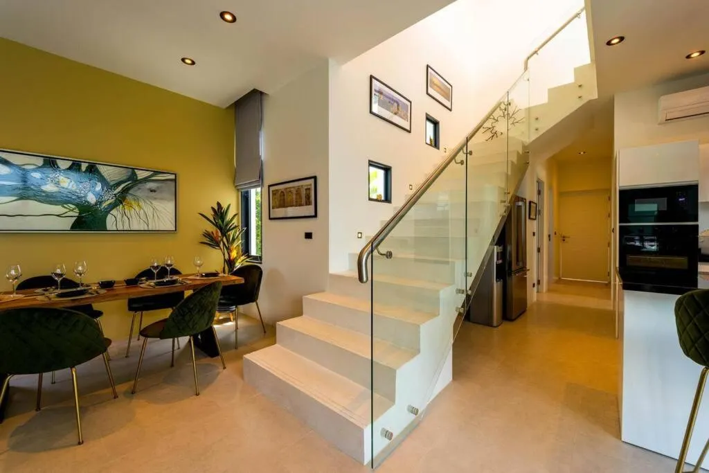 Luxury Modern 6 Bed Private Pool Villa LLW