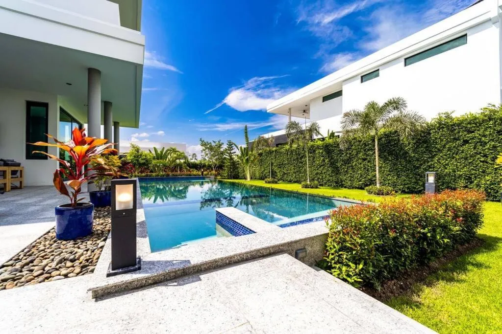 Luxury Modern 6 Bed Private Pool Villa LLW