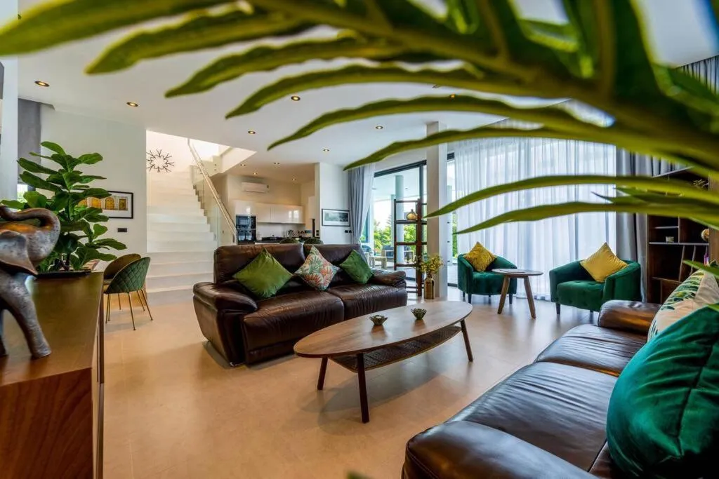 Luxury Modern 6 Bed Private Pool Villa LLW