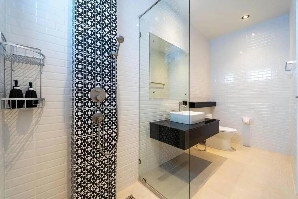 Luxury Modern 6 Bed Private Pool Villa LLW