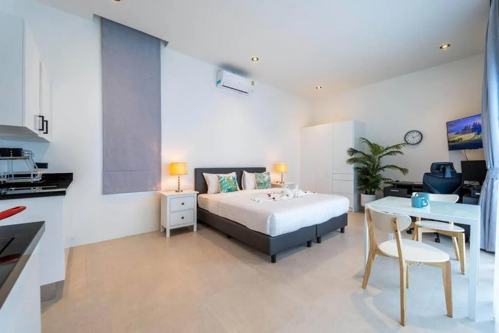 Bed in Luxury Modern 6 Bed Private Pool Villa LLW